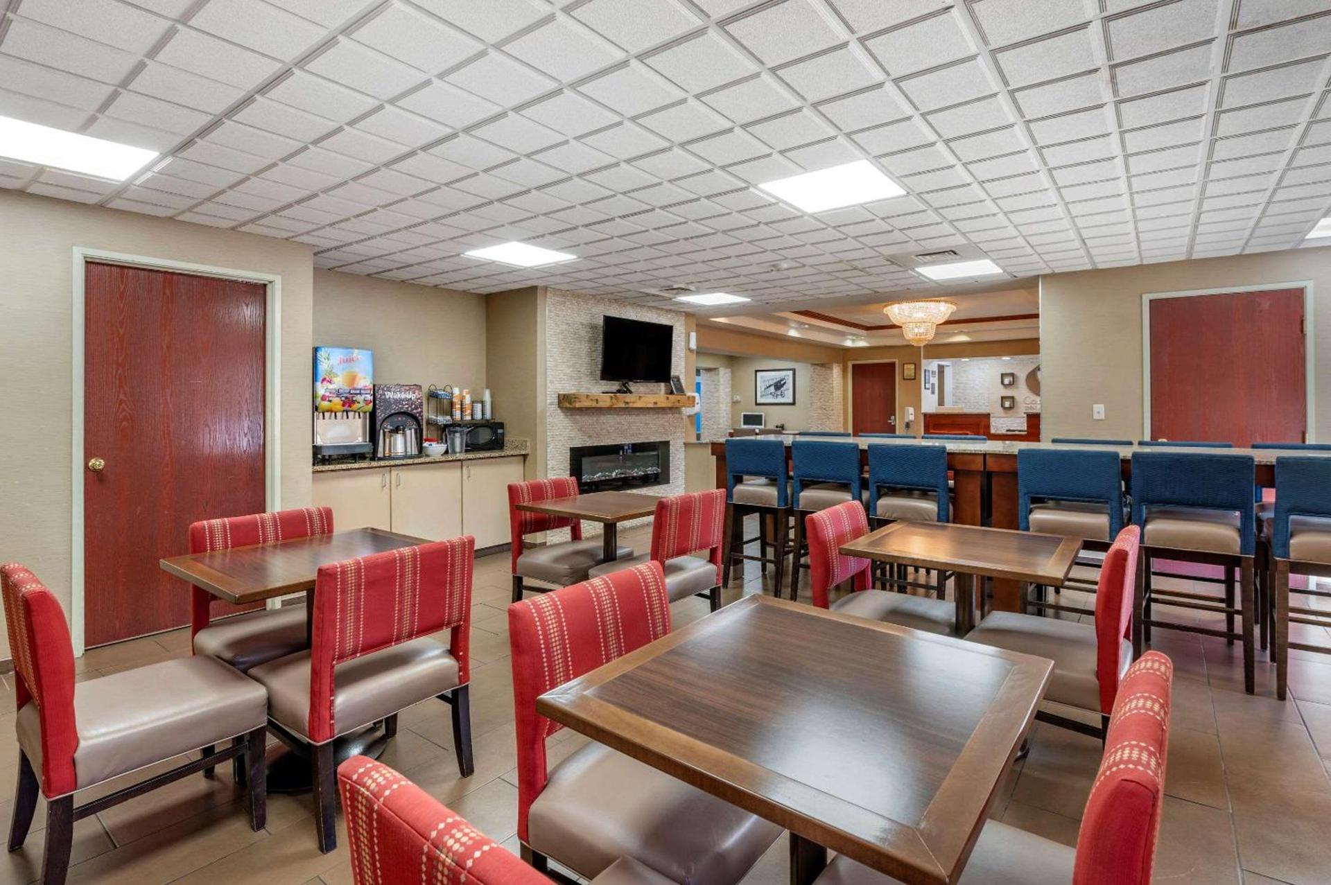 Comfort Inn & Suites Dayton Northwest - Englewood photo 27