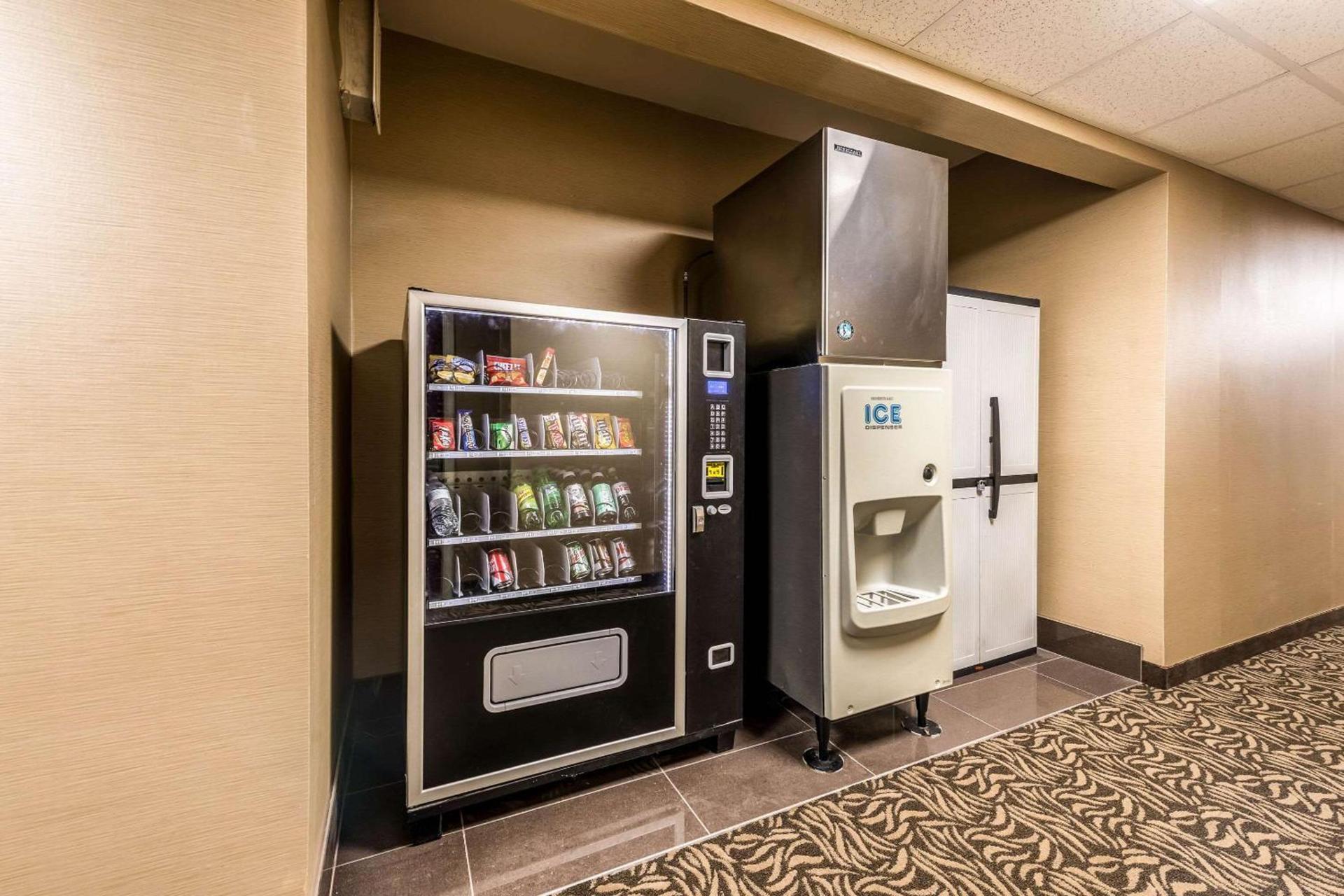 Comfort Inn & Suites Dayton Northwest - Englewood photo 29
