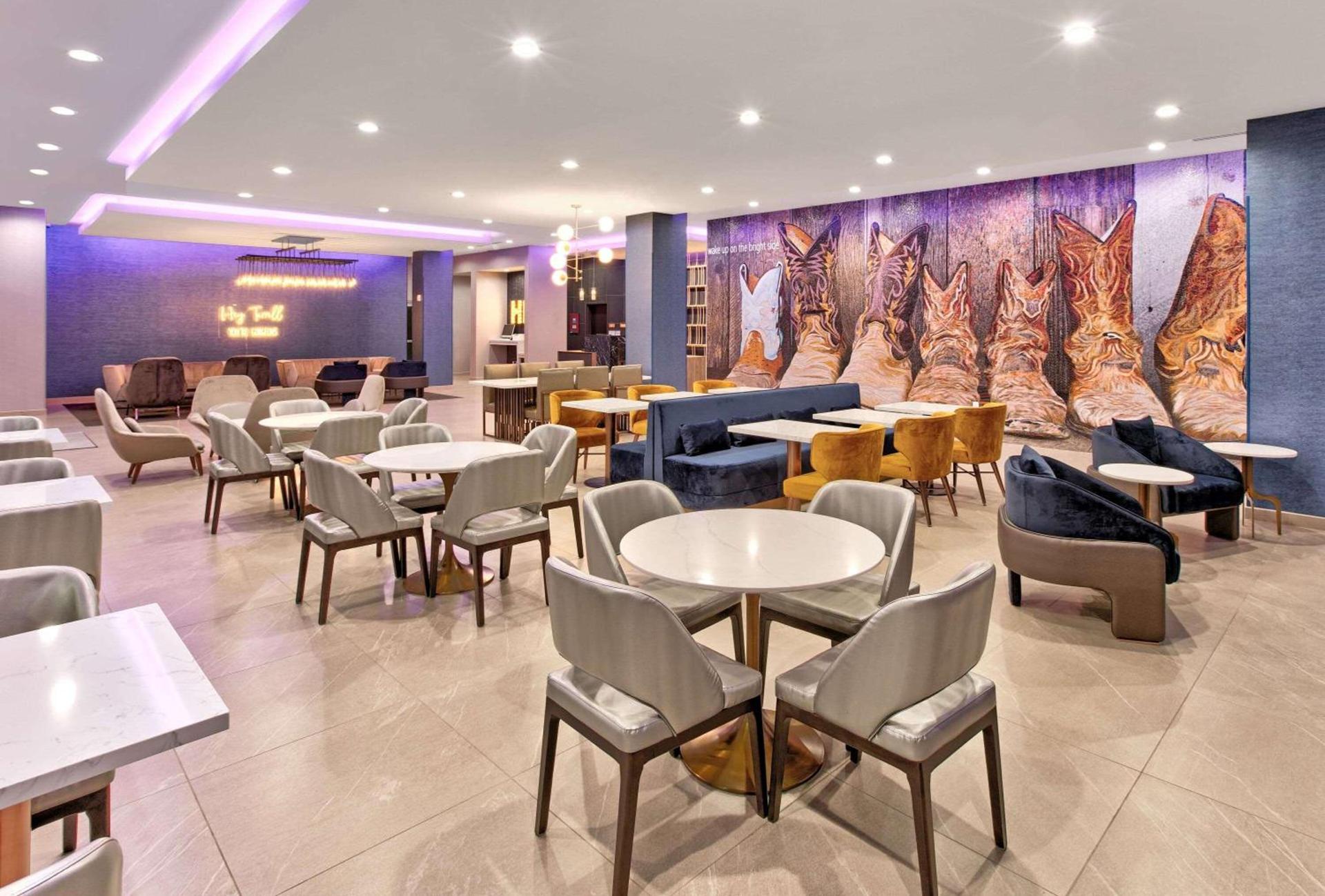 La Quinta Inn & Suites by Wyndham Terrell photo 7