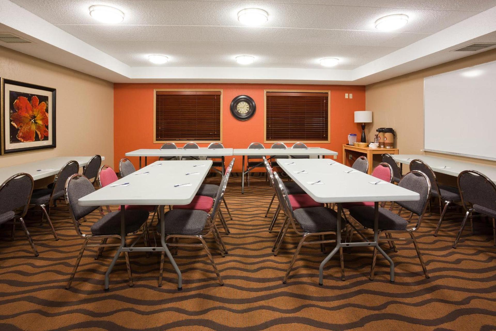 AmericInn by Wyndham Albert Lea photo 27