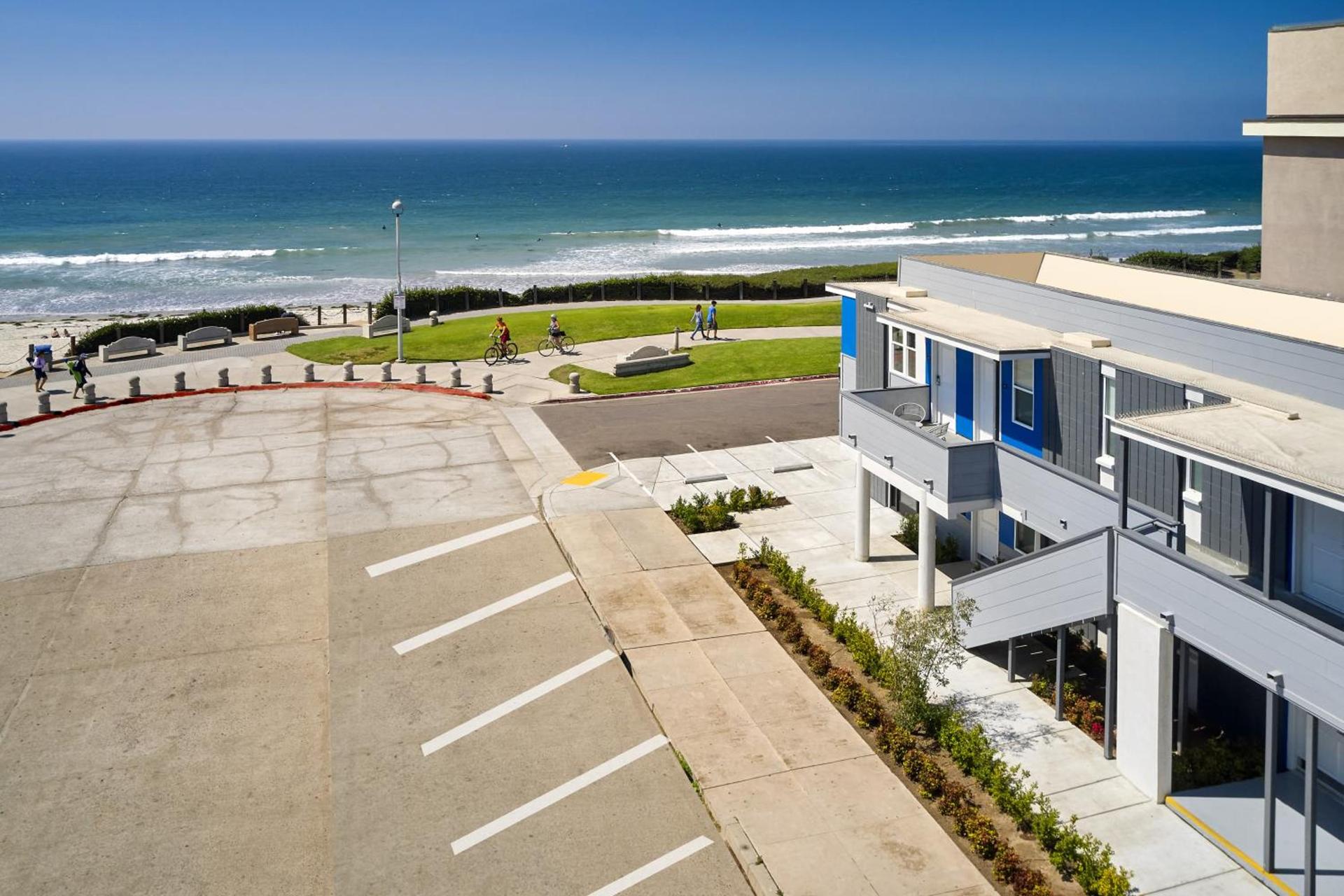 Pacific View Inn photo 1
