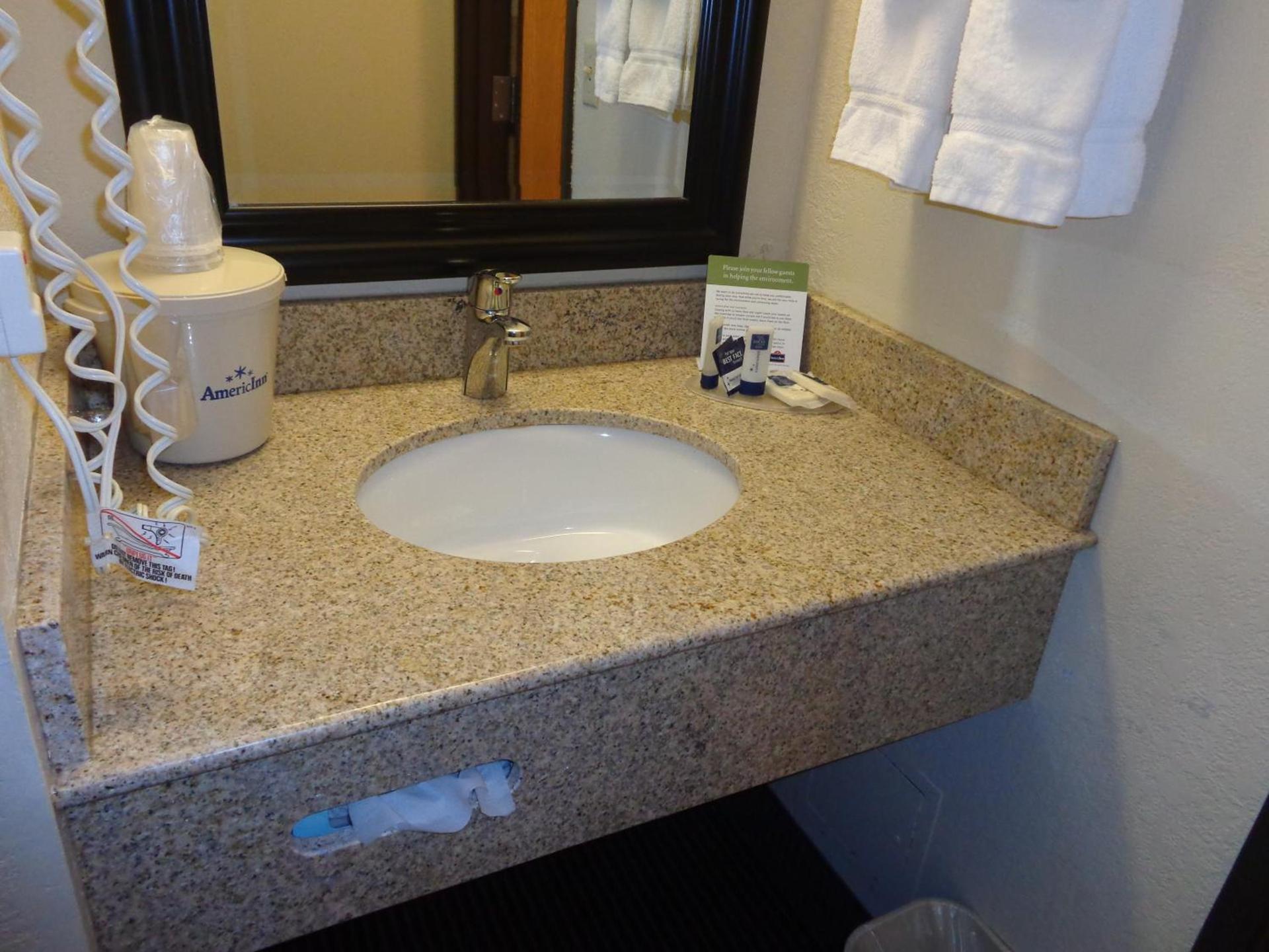 AmericInn by Wyndham Albert Lea photo 29
