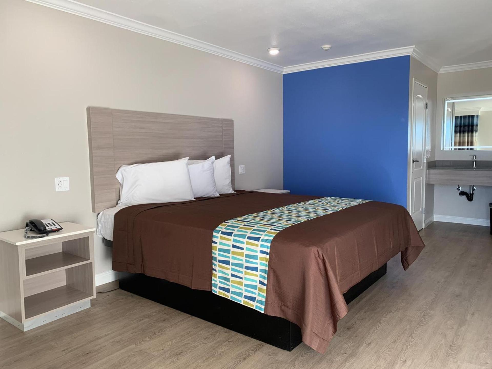 Mojave Inn photo 3