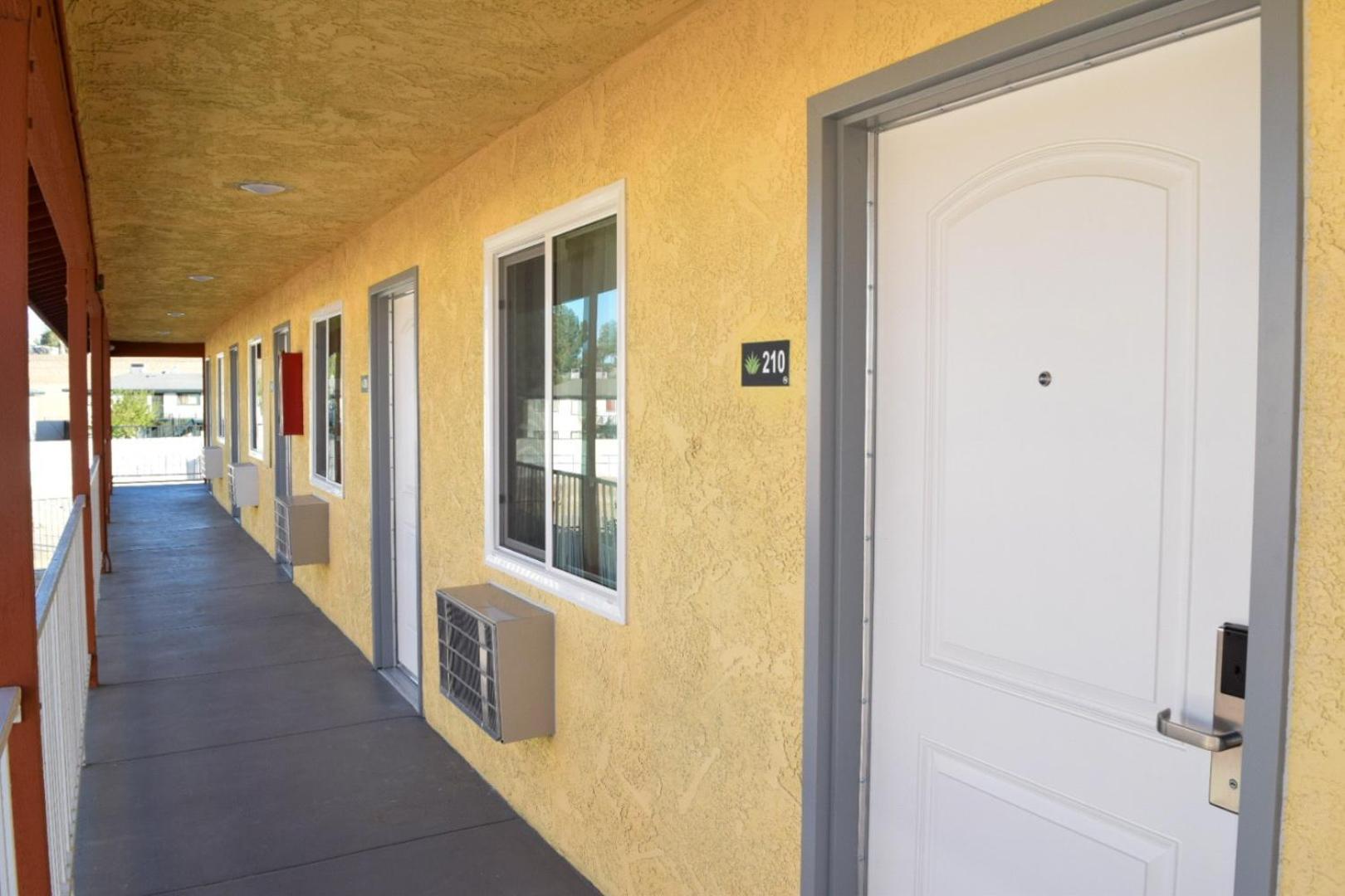 Mojave Inn photo 27