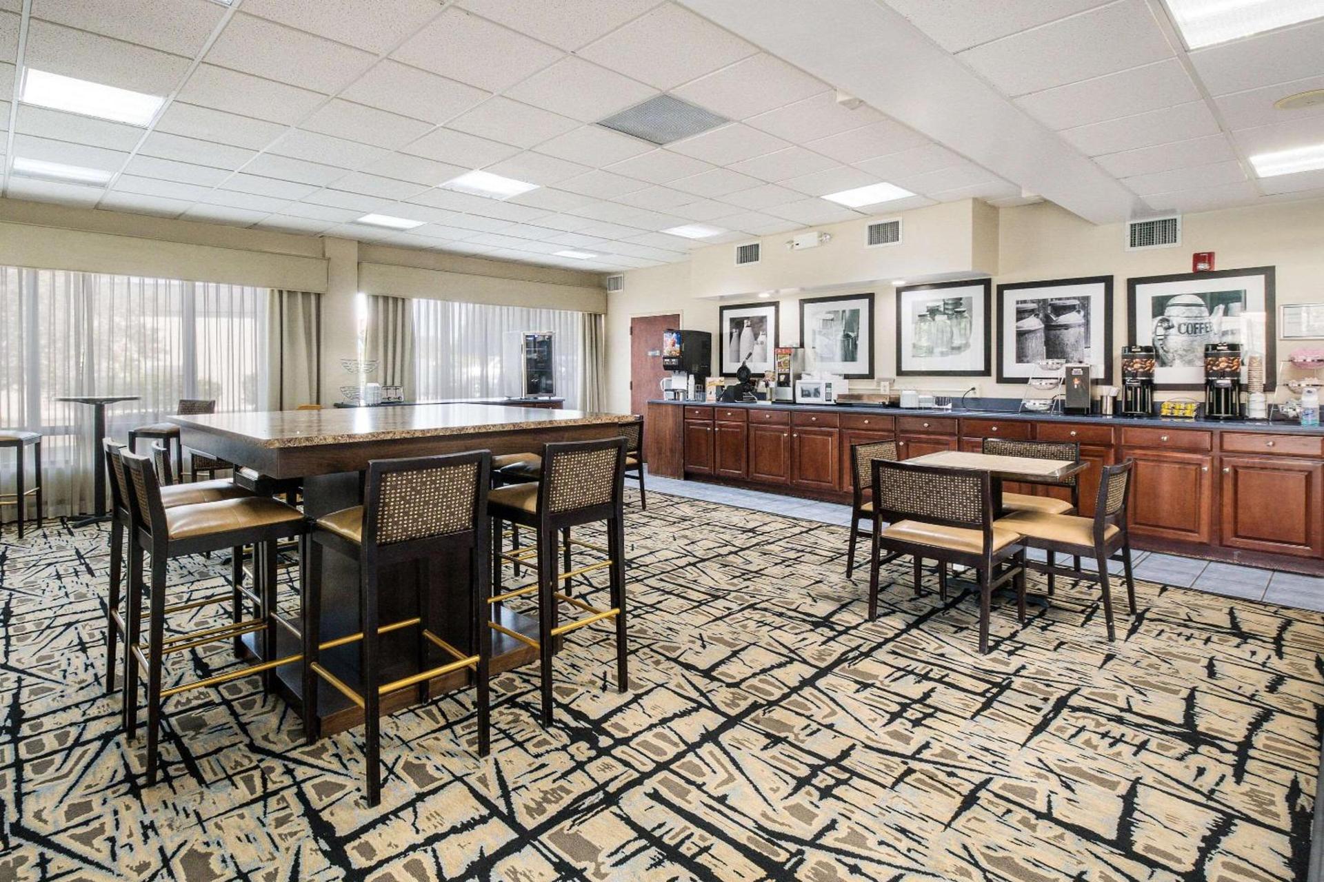 Clarion Inn Cleveland near University photo 33