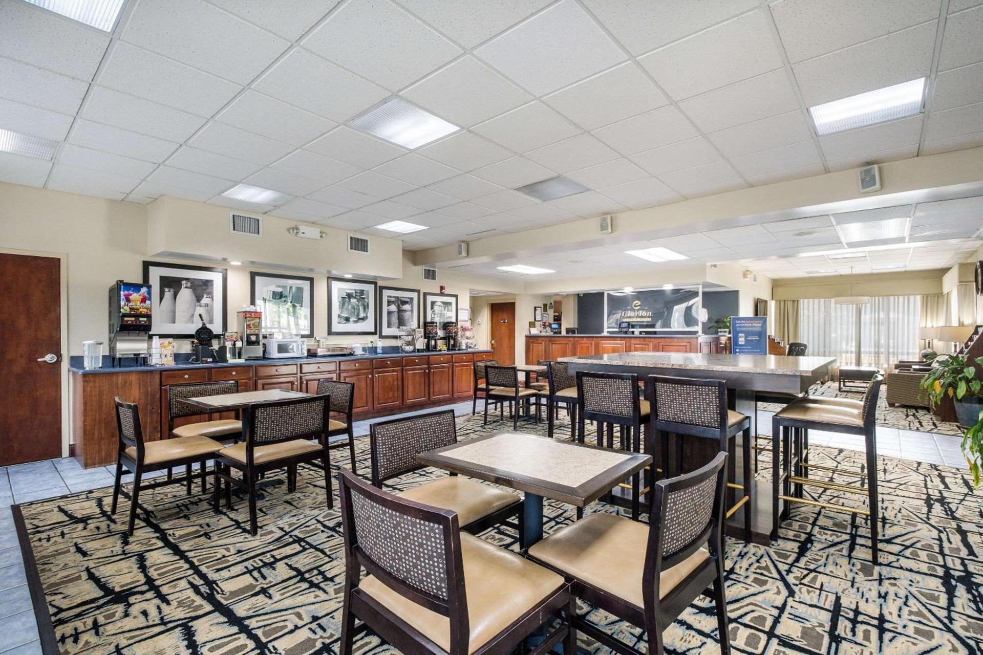 Clarion Inn Cleveland near University photo 34