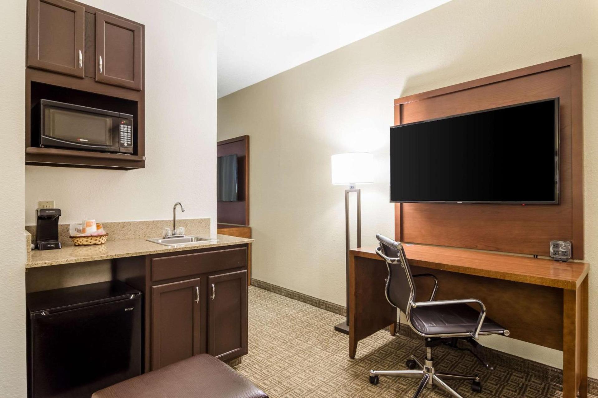 Comfort Suites Eufaula North photo 17