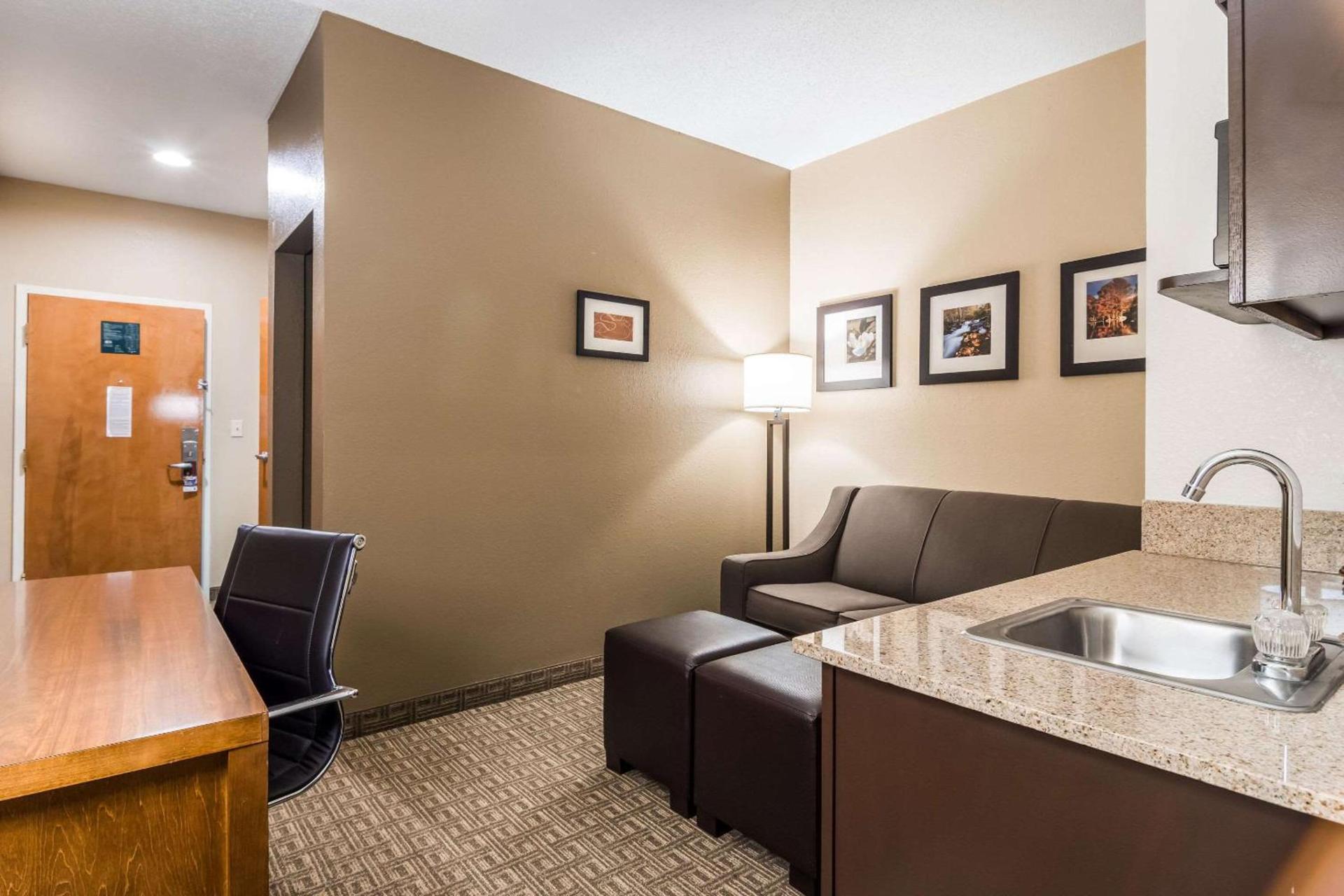 Comfort Suites Eufaula North photo 16