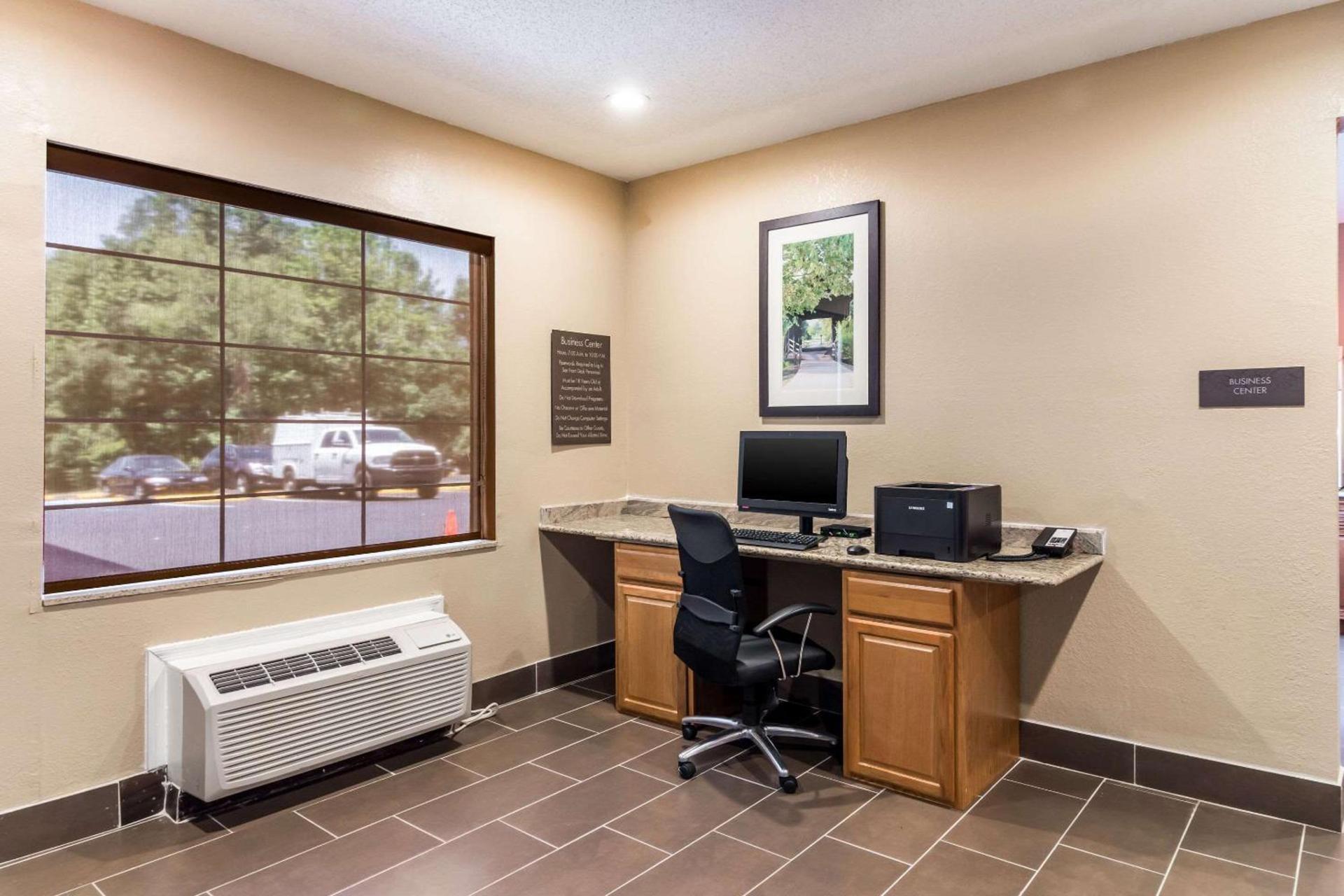 Comfort Suites Eufaula North photo 31