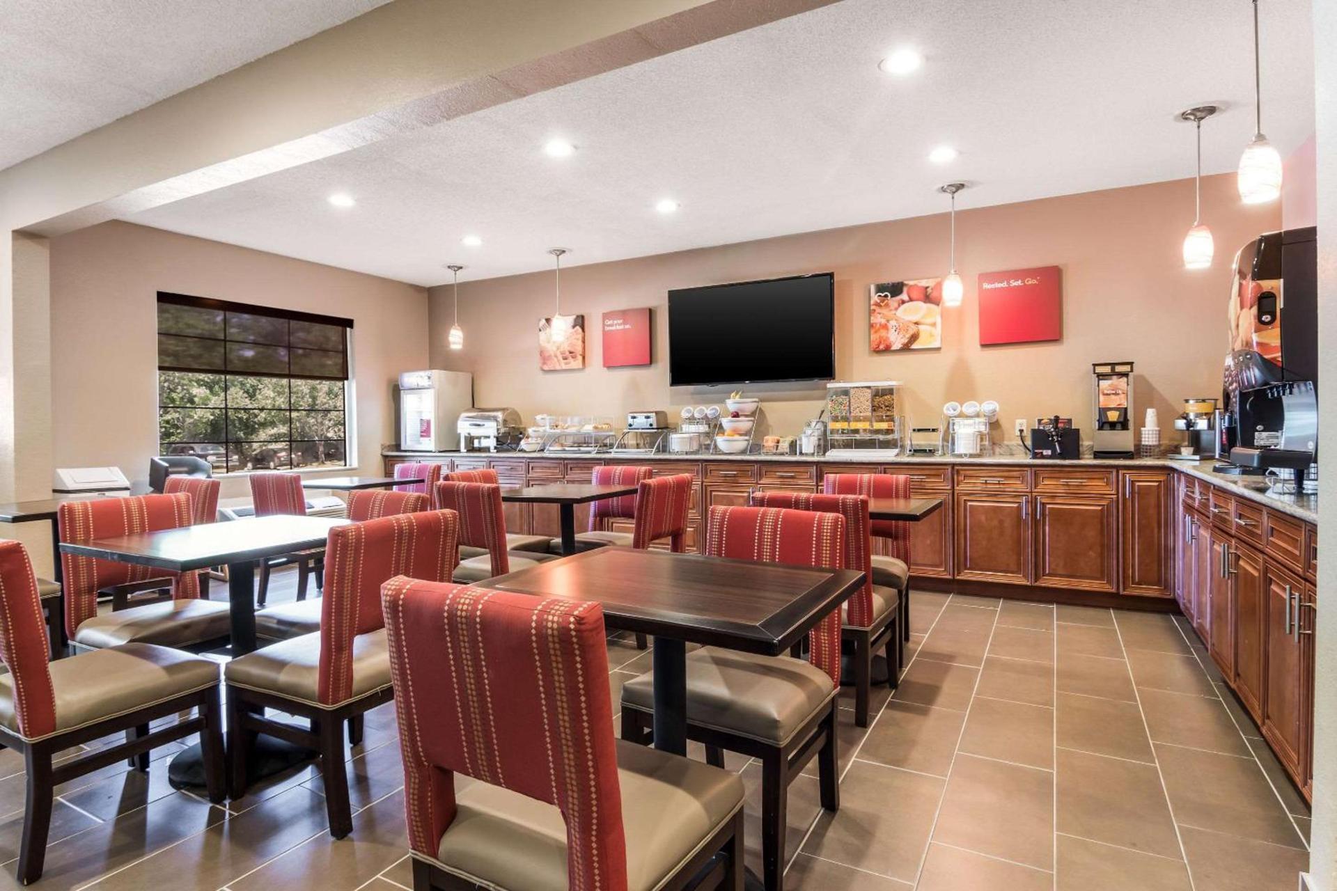 Comfort Suites Eufaula North photo 35