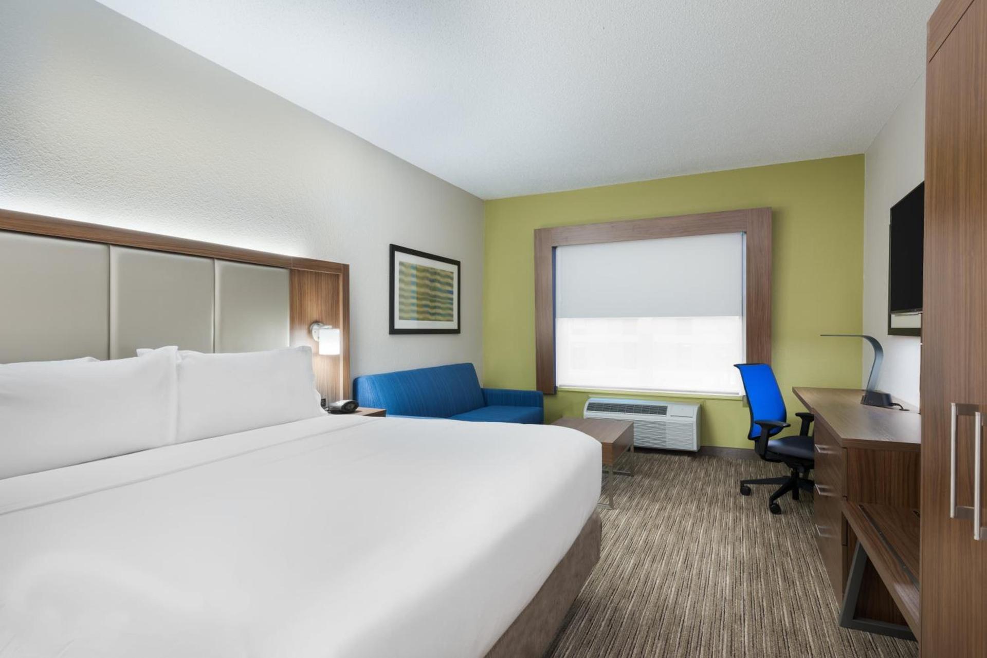 Holiday Inn Express & Suites - Columbus Airport East by IHG photo 54