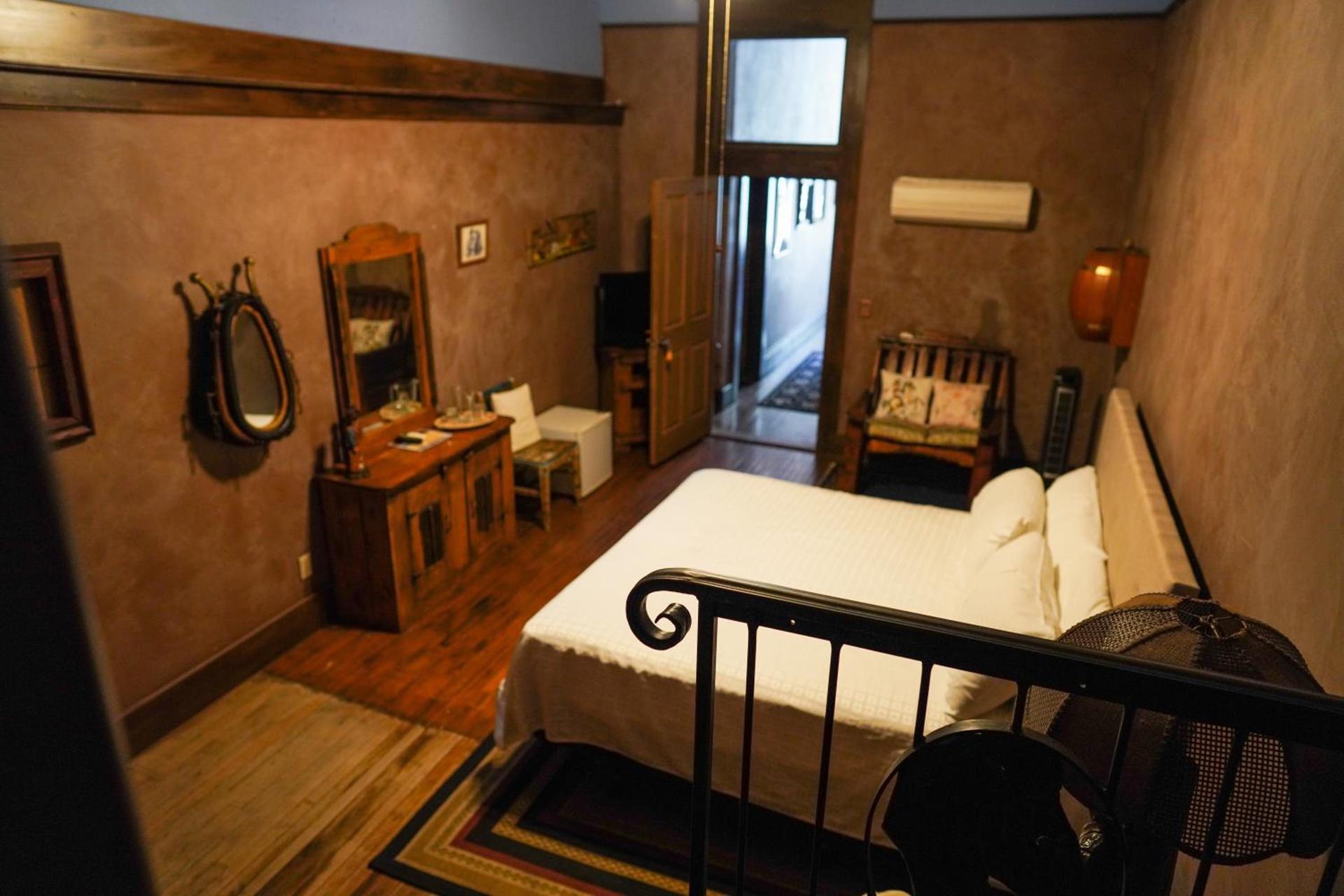 Bisbee Grand Hotel, Saloon, and Music Venue photo 2