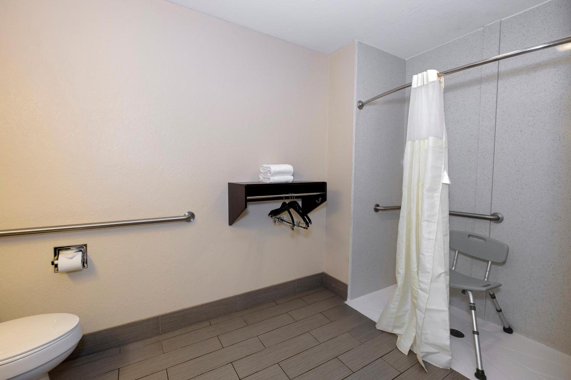 Quality Inn photo 43