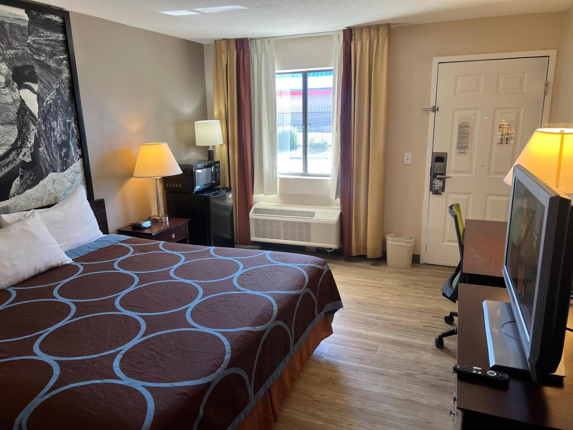 Super 8 by Wyndham Tucson/Grant Road Area AZ photo 13