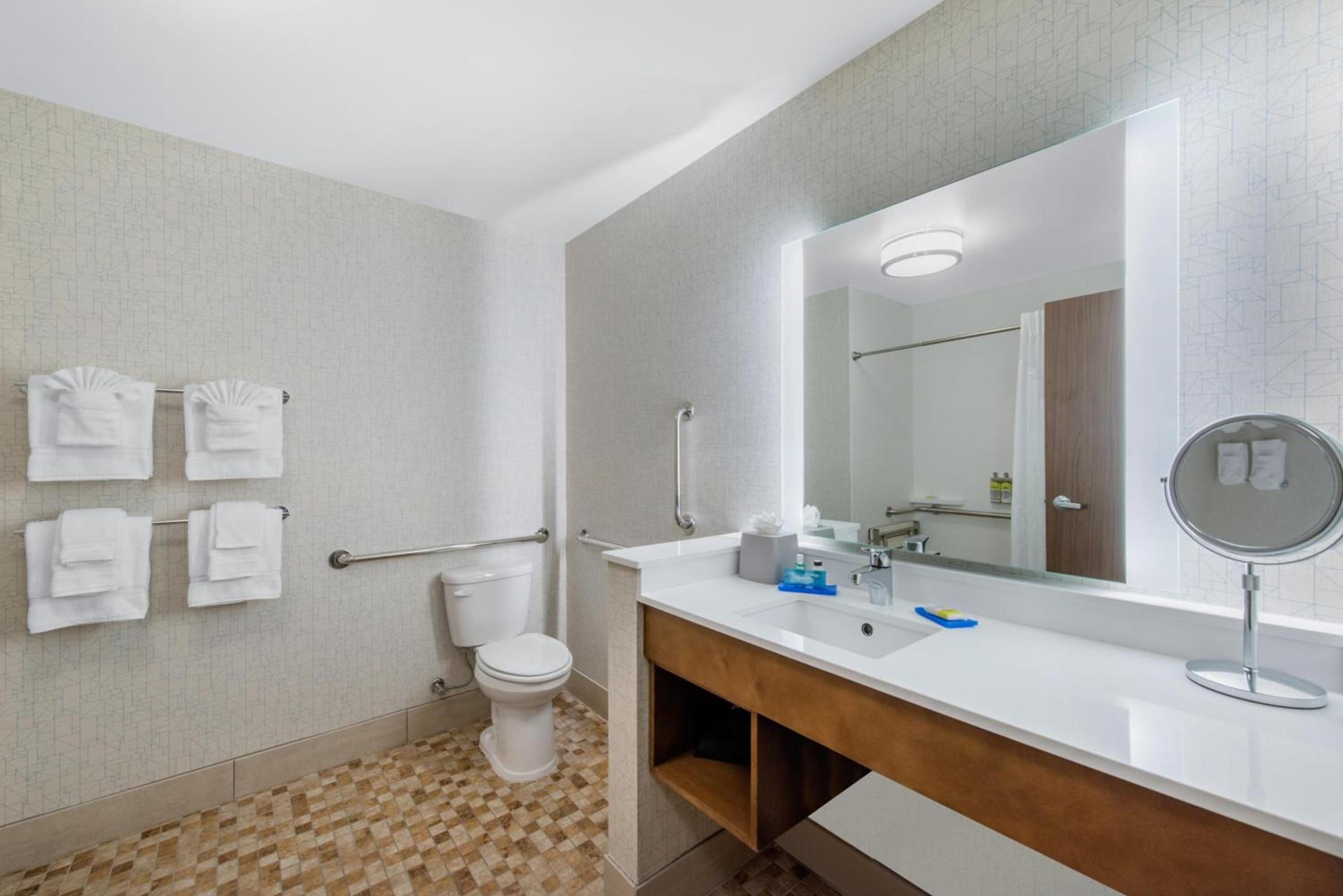 Holiday Inn Express & Suites Alachua - Gainesville Area by IHG photo 51