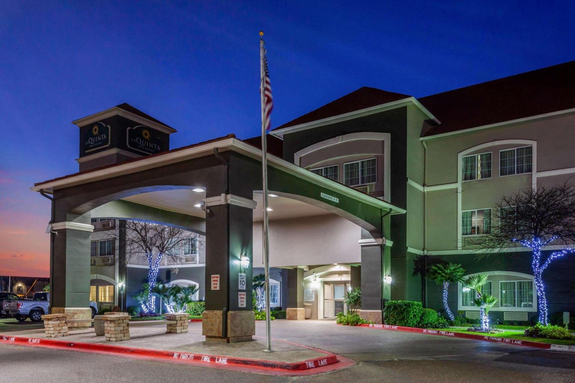 La Quinta by Wyndham Laredo Airport photo 2