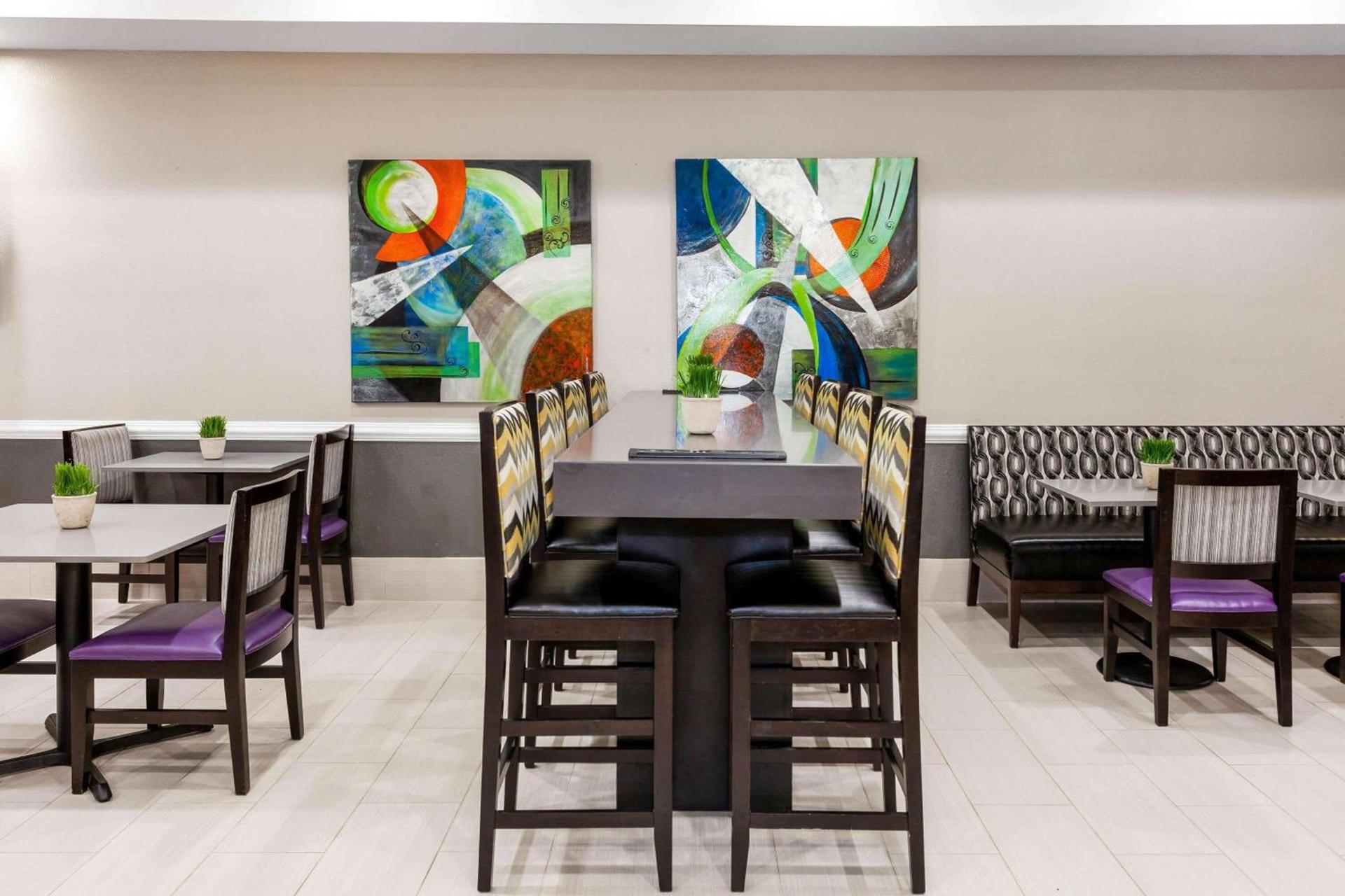 La Quinta by Wyndham Laredo Airport photo 9