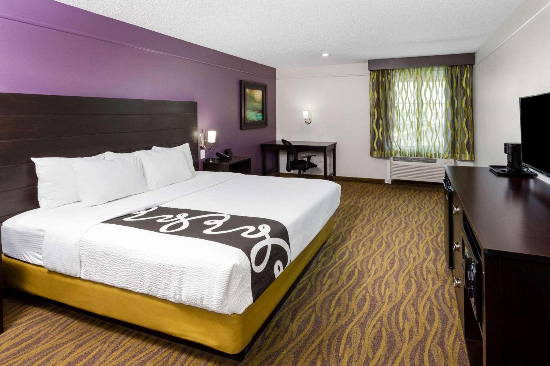 La Quinta by Wyndham Laredo Airport photo 26