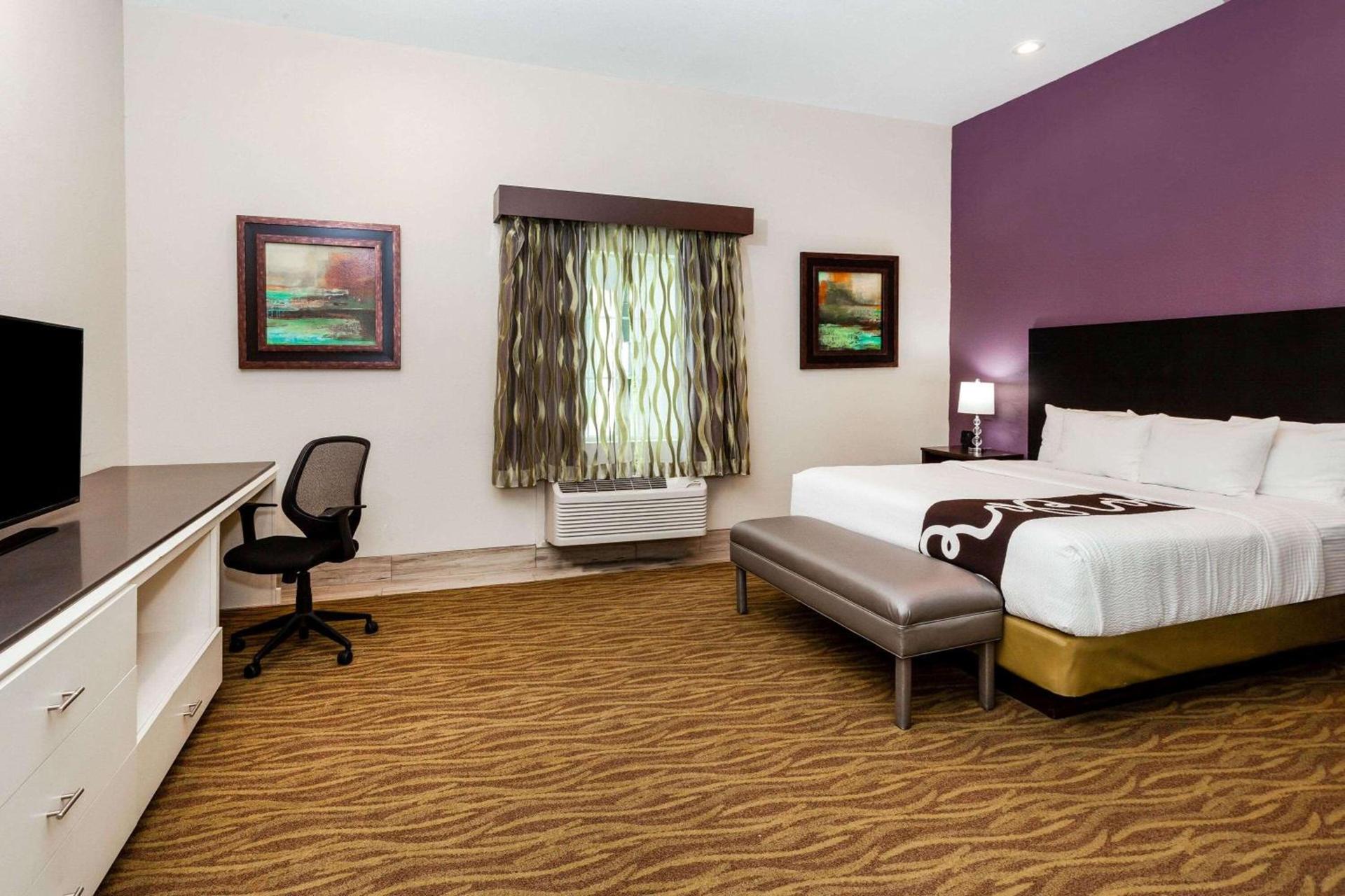 La Quinta by Wyndham Laredo Airport photo 35