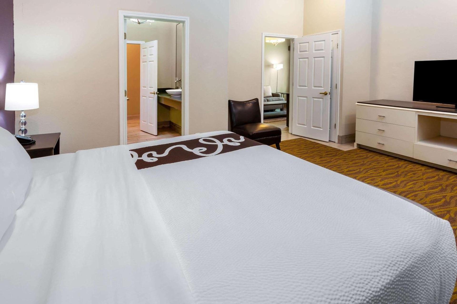 La Quinta by Wyndham Laredo Airport photo 36