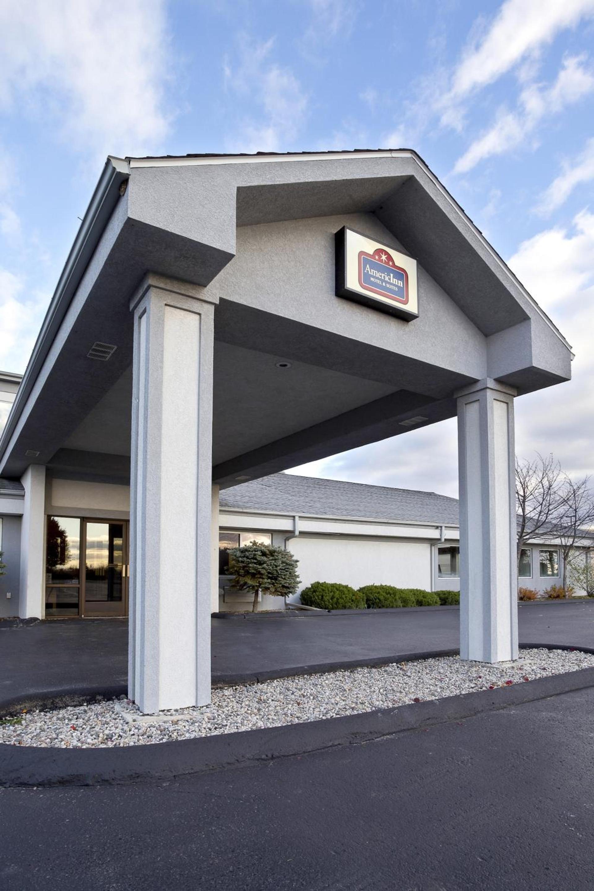 AmericInn by Wyndham Bay City photo 48