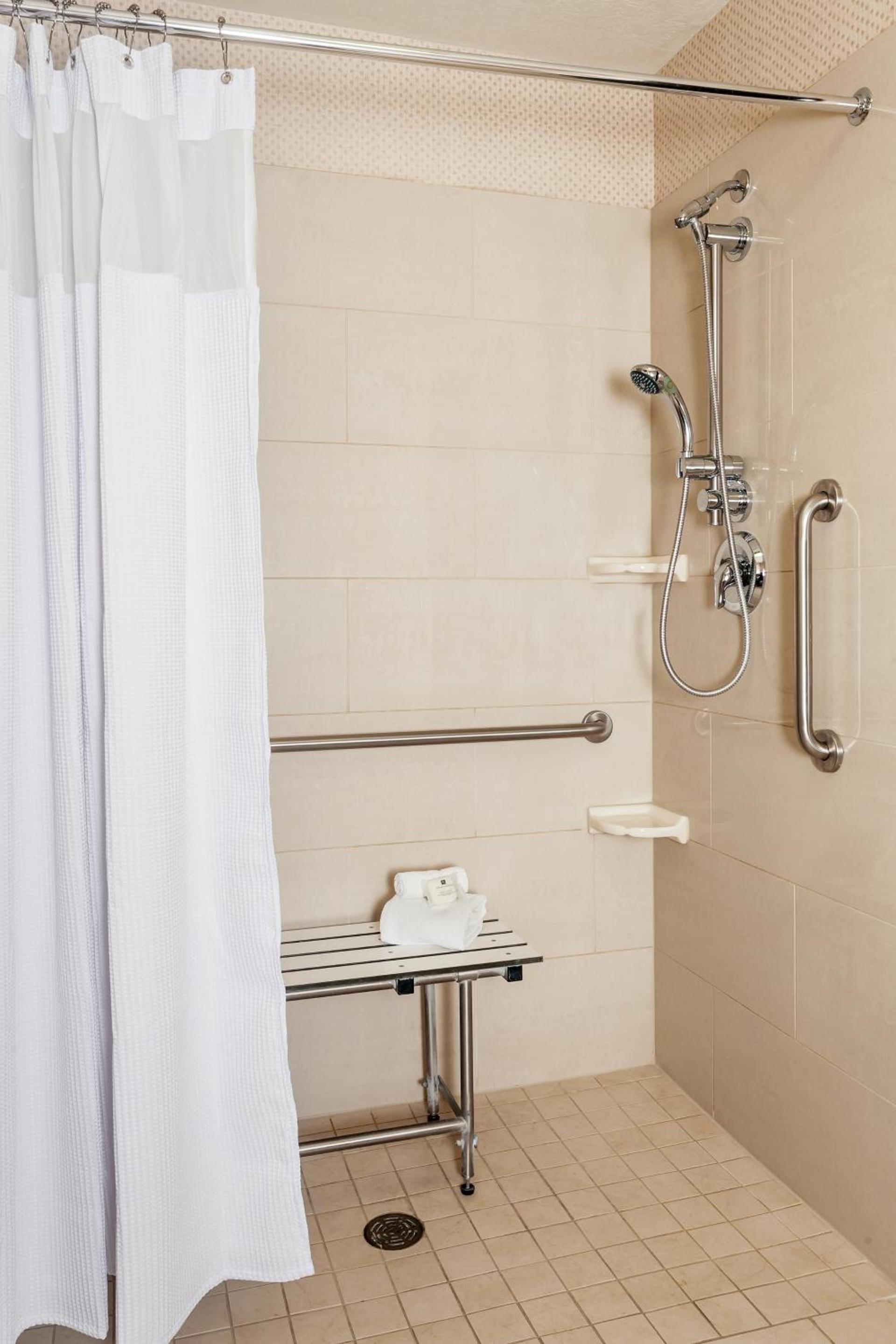 Crowne Plaza Anchorage-Midtown by IHG photo 10