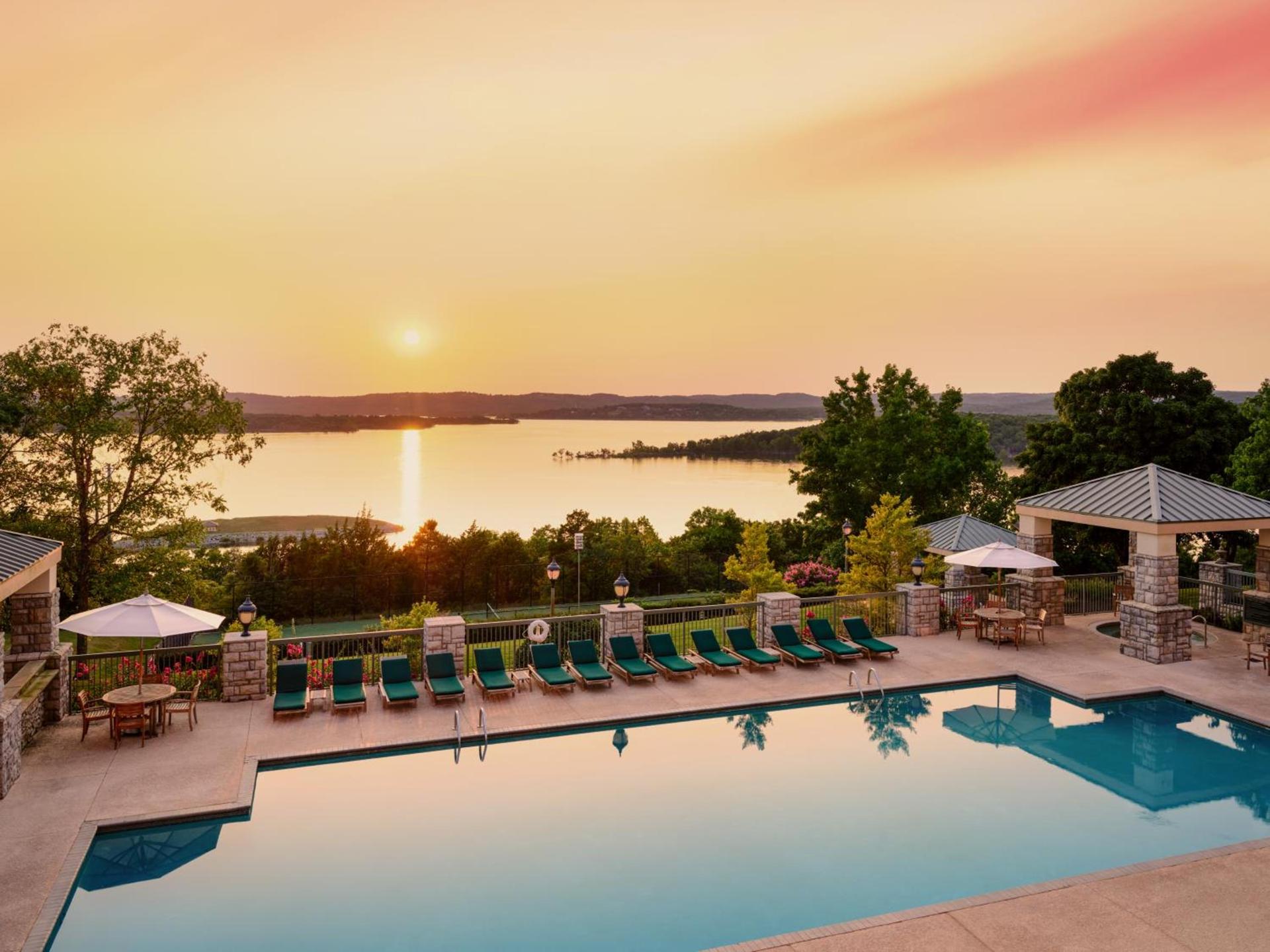 Chateau on the Lake Resort Spa and Convention Center photo 16