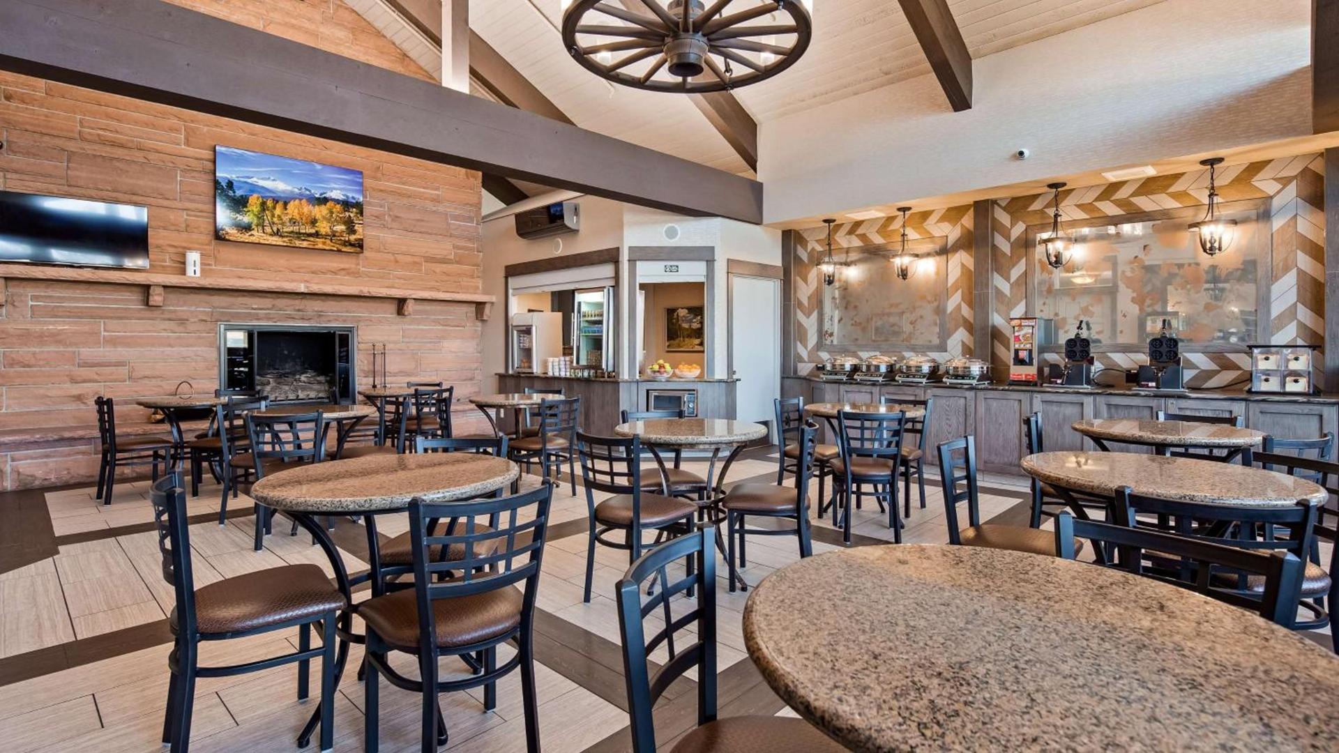 Best Western Plus Silver Saddle Inn photo 52