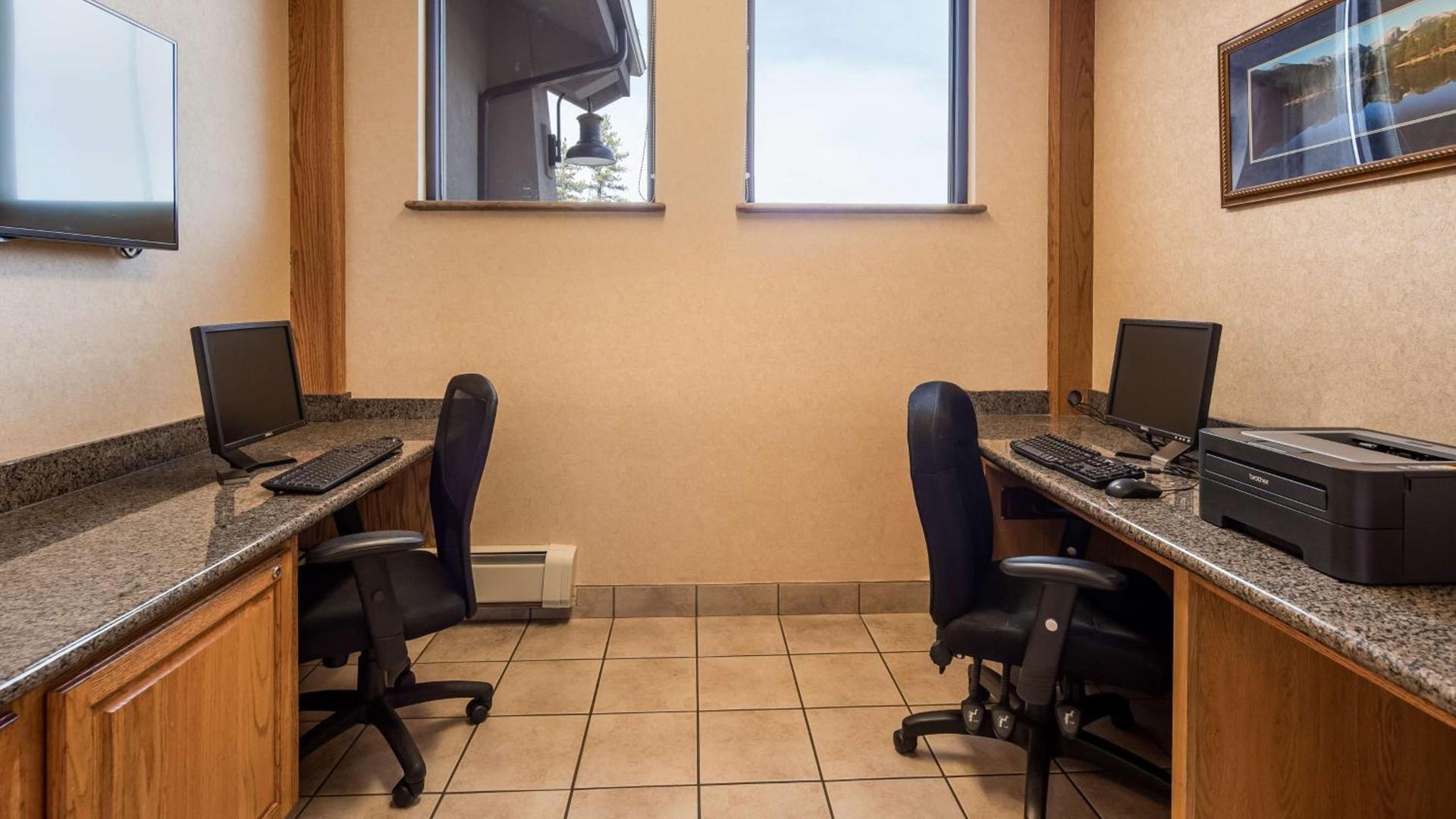 Best Western Plus Silver Saddle Inn photo 10