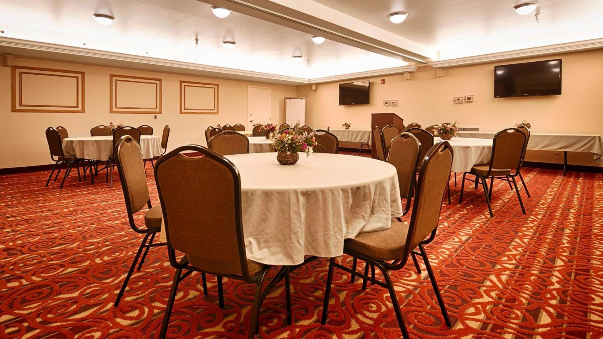 Best Western Plus Silver Saddle Inn photo 9
