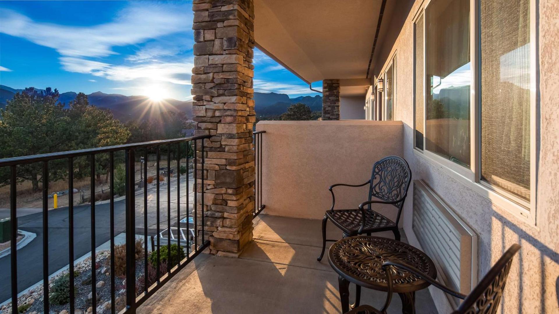 Best Western Plus Silver Saddle Inn photo 14