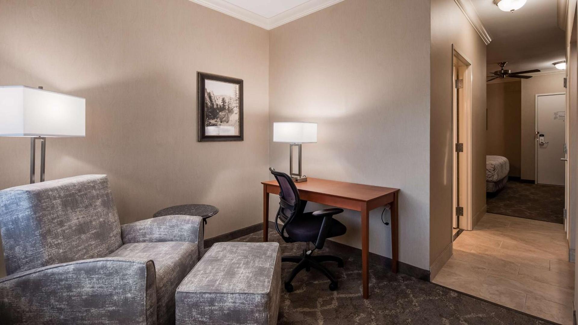 Best Western Plus Silver Saddle Inn photo 45