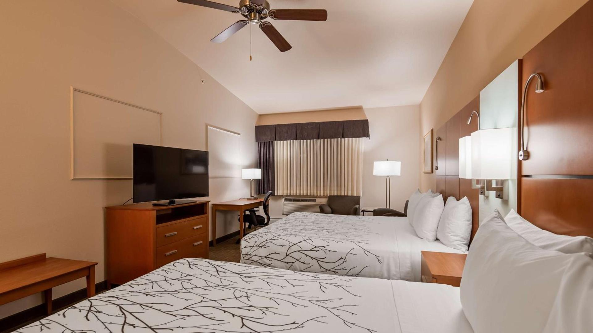 Best Western Plus Silver Saddle Inn photo 24