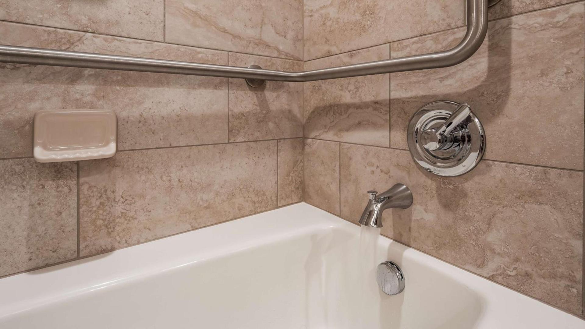 Best Western Plus Silver Saddle Inn photo 29