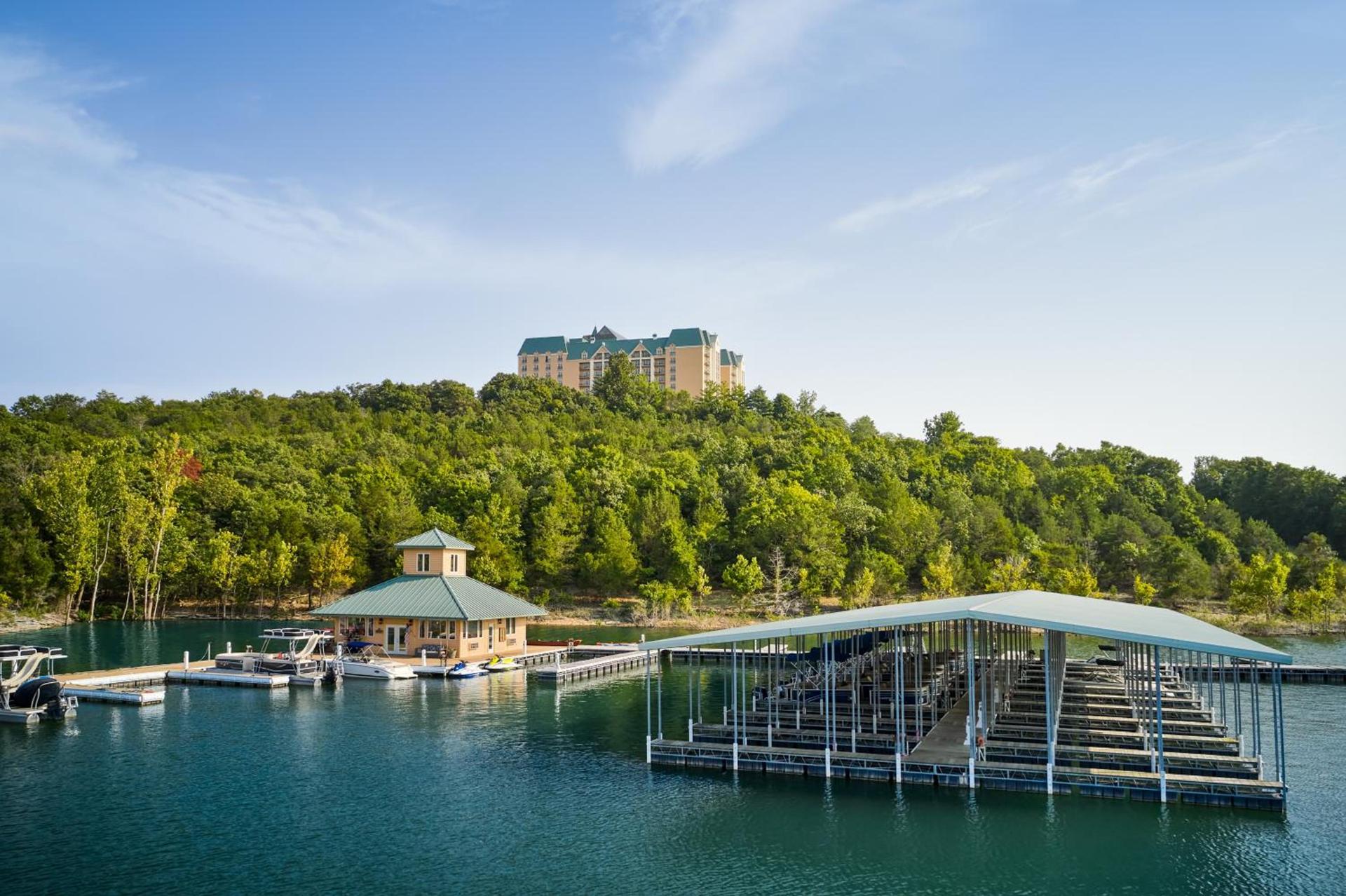 Chateau on the Lake Resort Spa and Convention Center photo 8