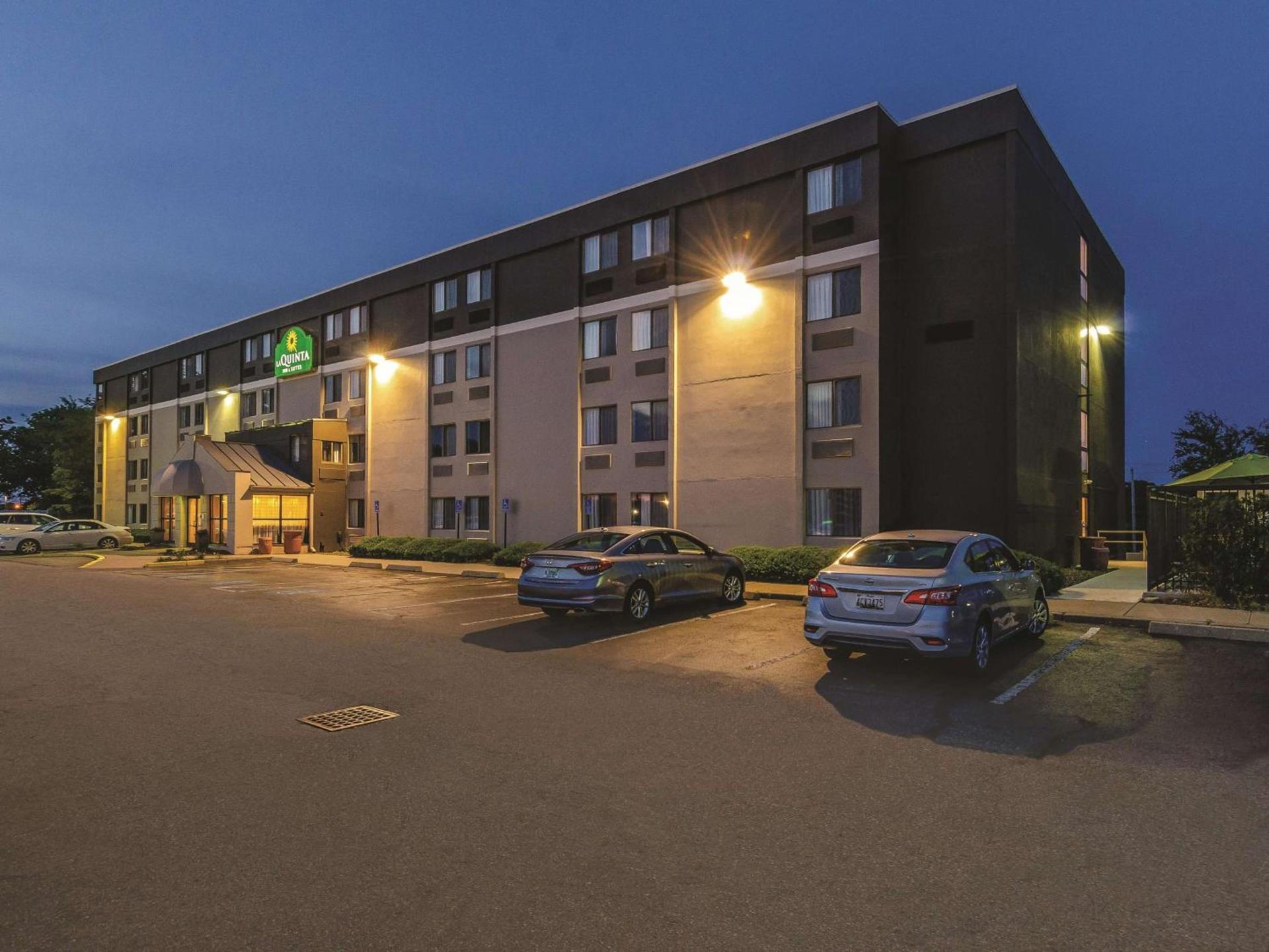 La Quinta by Wyndham Warwick Providence Airport photo 5
