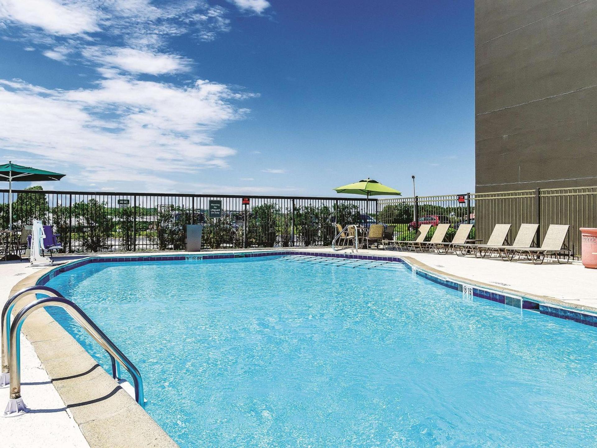 La Quinta by Wyndham Warwick Providence Airport photo 10