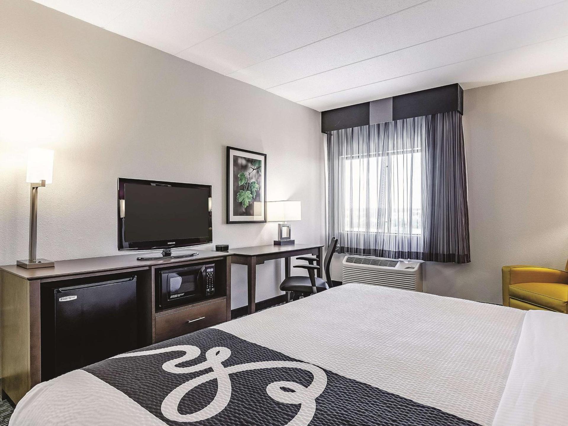 La Quinta by Wyndham Warwick Providence Airport photo 15