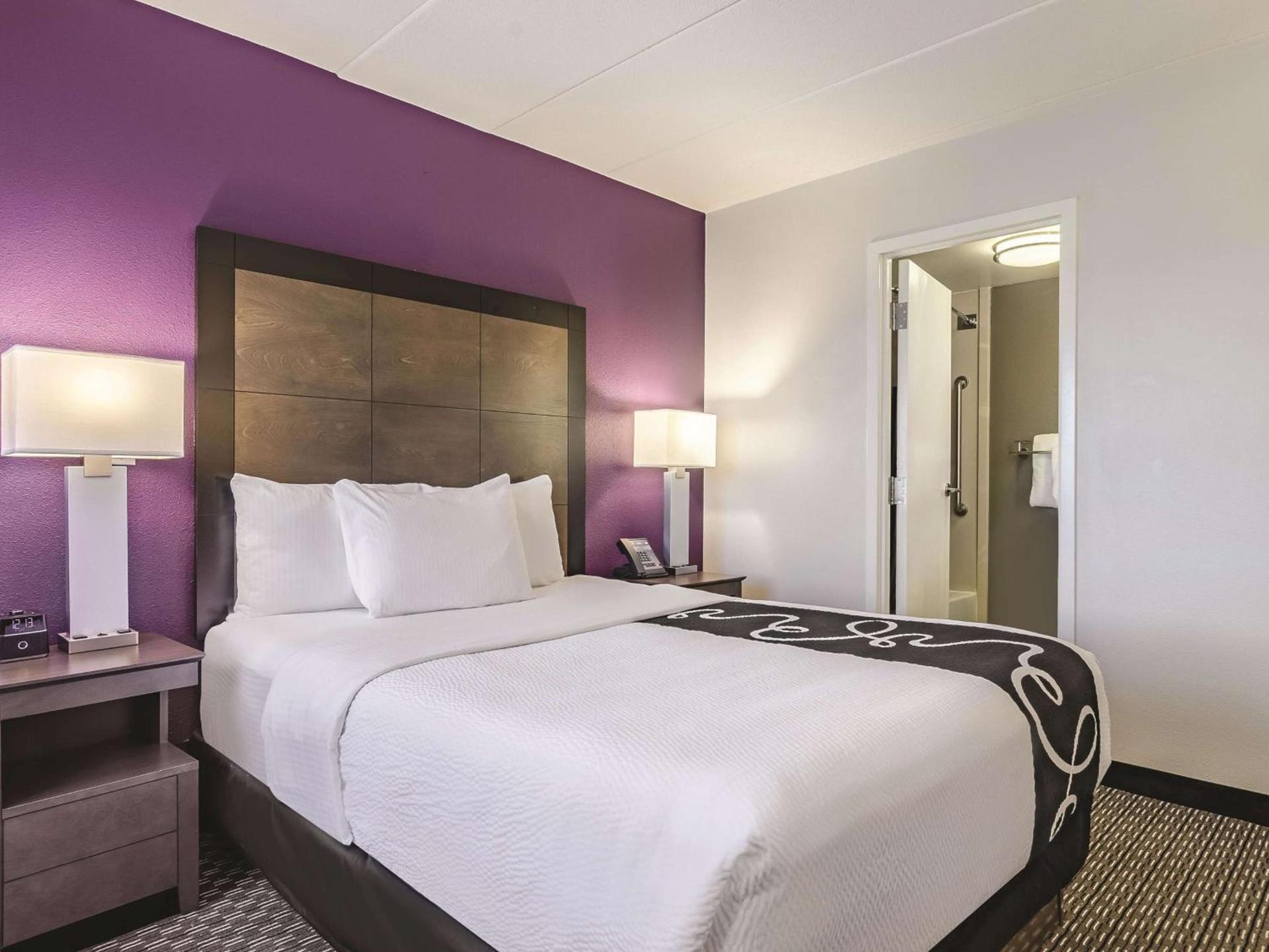 La Quinta by Wyndham Warwick Providence Airport photo 21