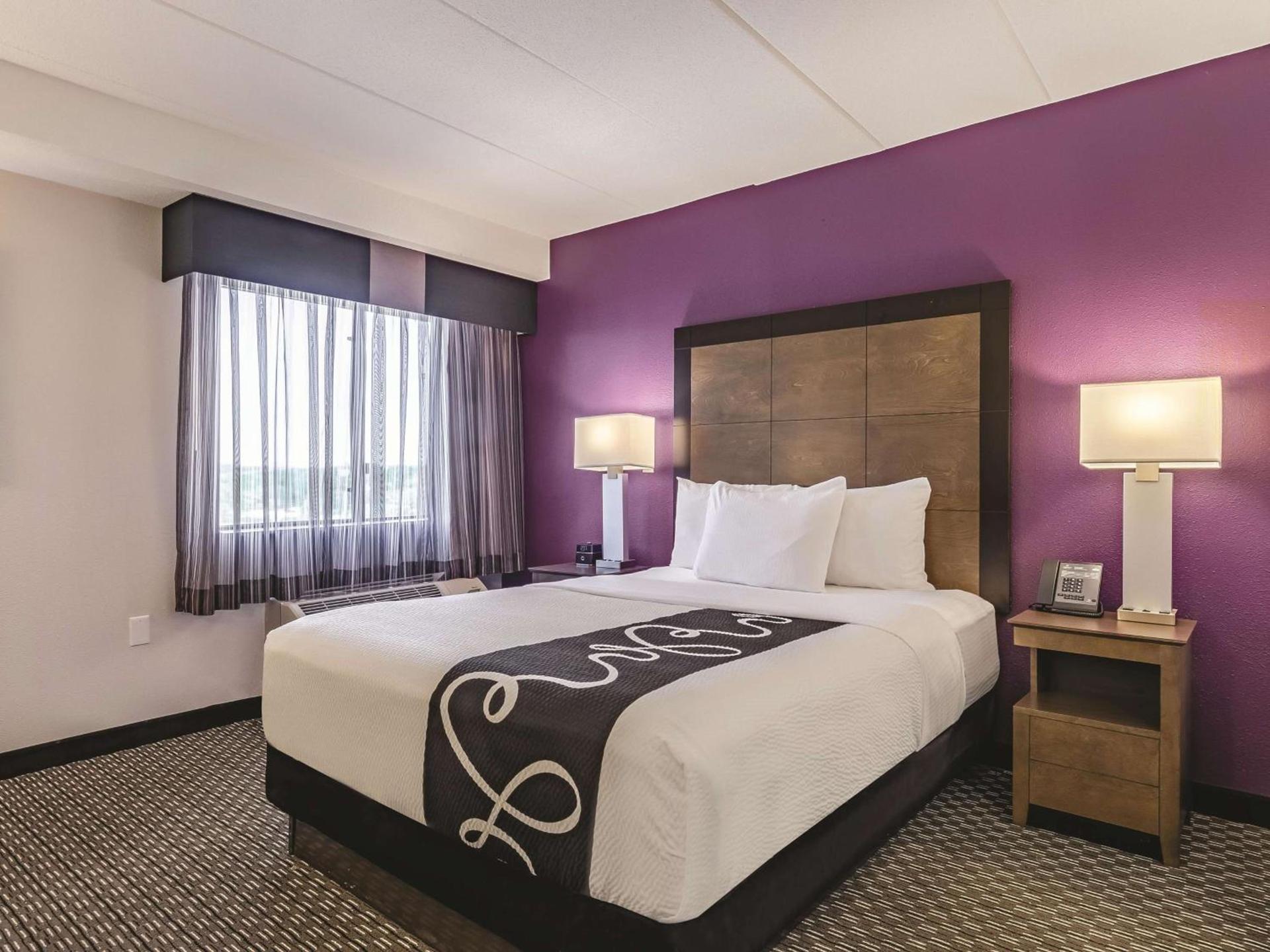 La Quinta by Wyndham Warwick Providence Airport photo 30