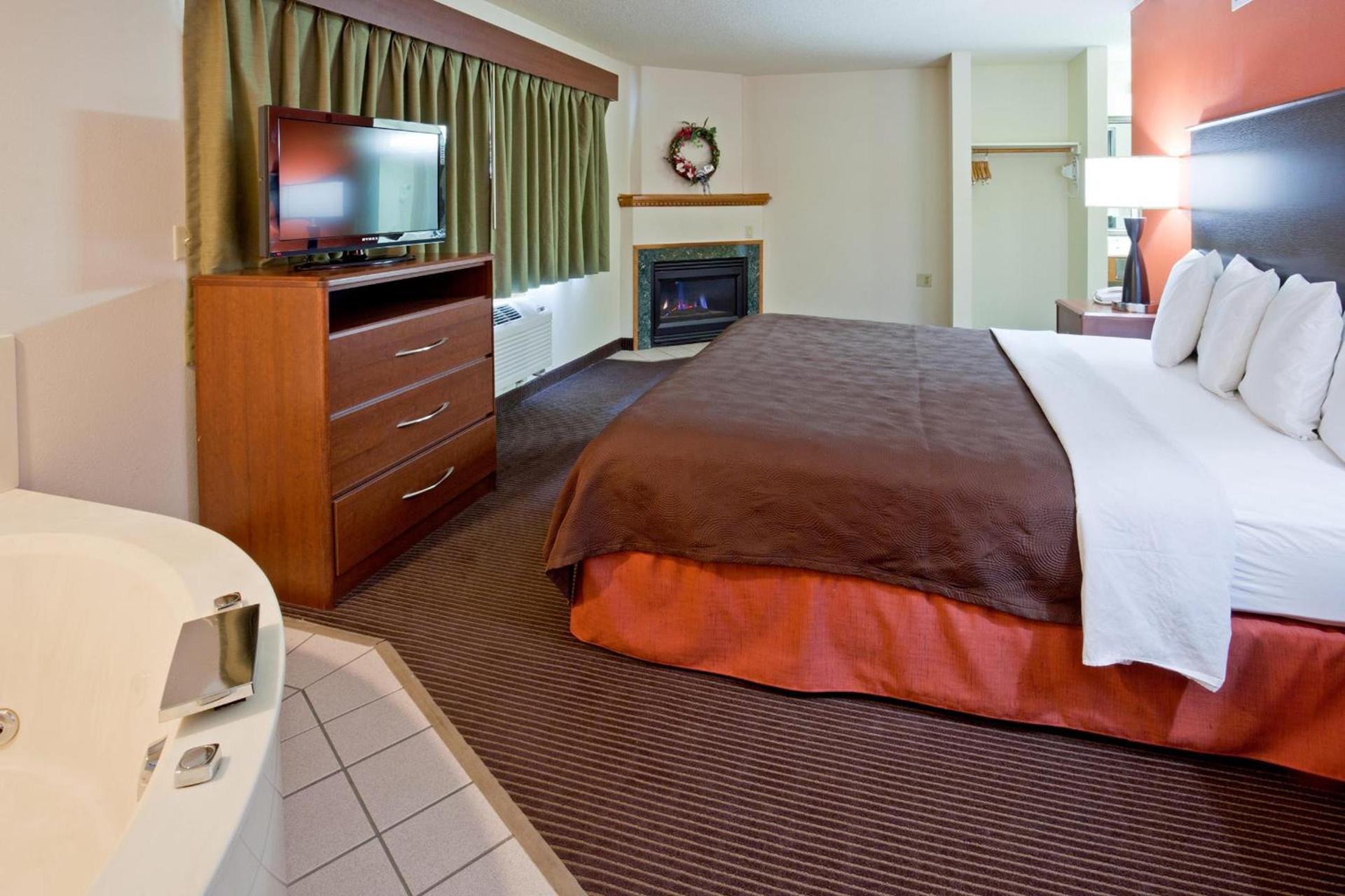 AmericInn by Wyndham Coon Rapids photo 45