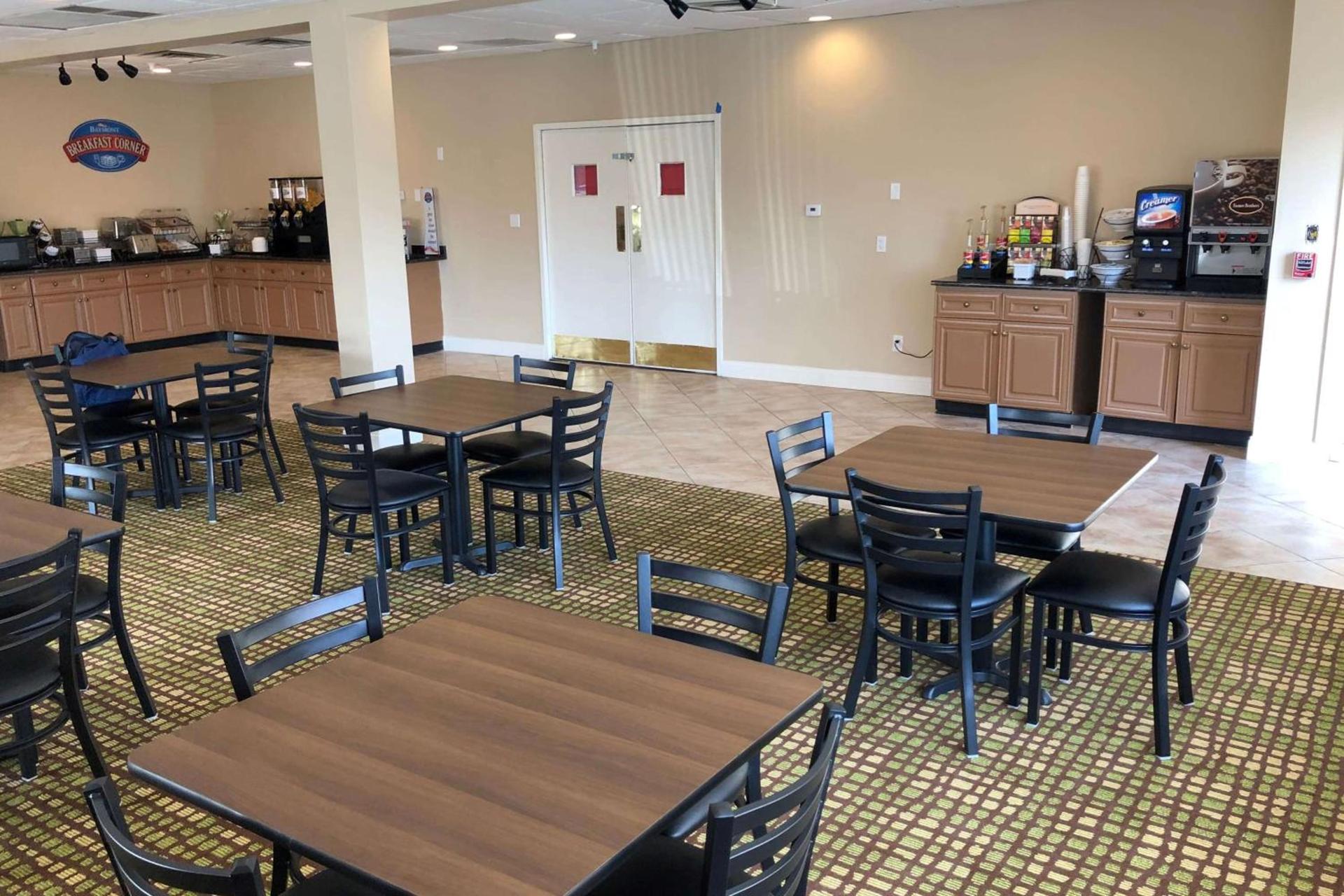 Baymont by Wyndham Latham Albany Airport photo 3