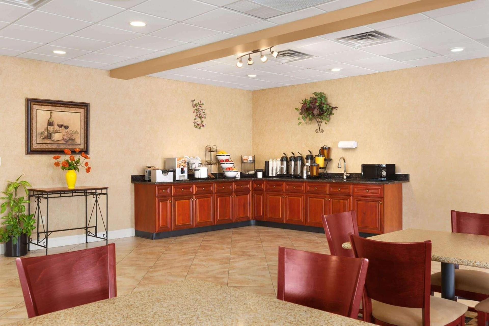 Baymont by Wyndham Latham Albany Airport photo 8