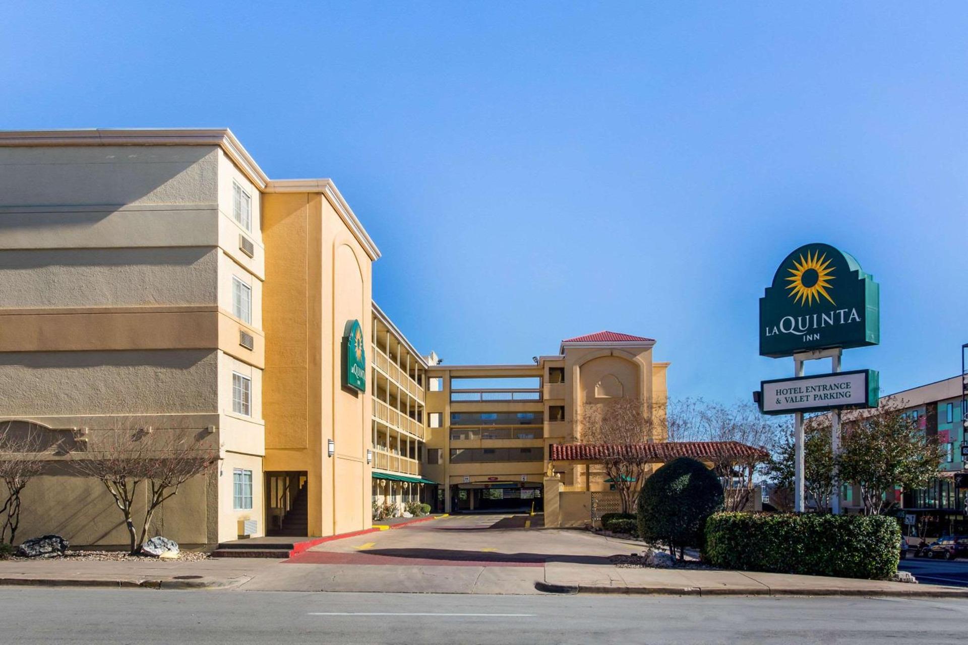 La Quinta Inn by Wyndham Austin Capitol / Downtown photo 2