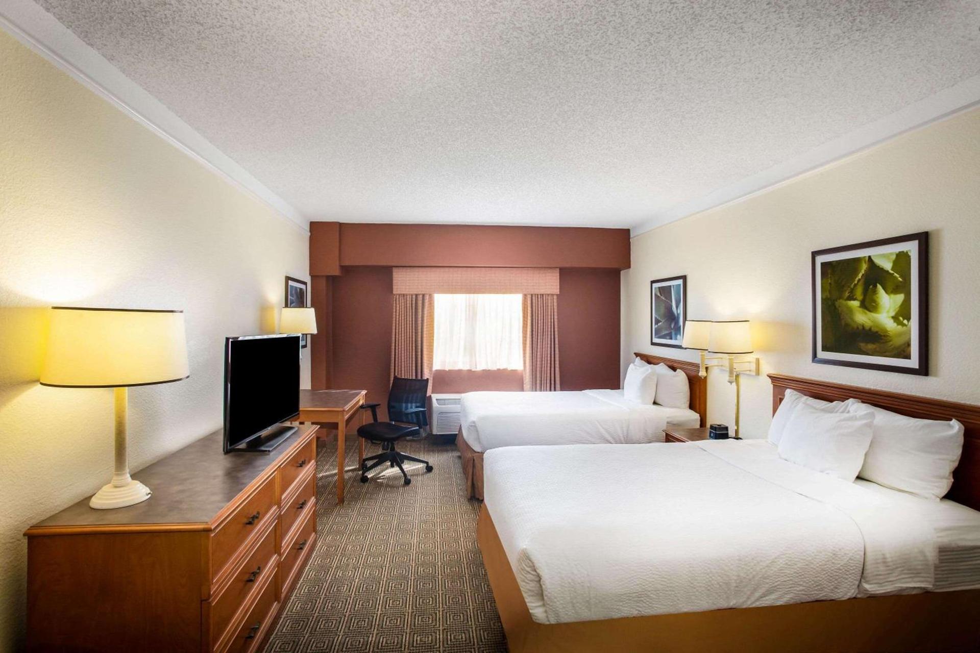 La Quinta Inn by Wyndham Austin Capitol / Downtown photo 35