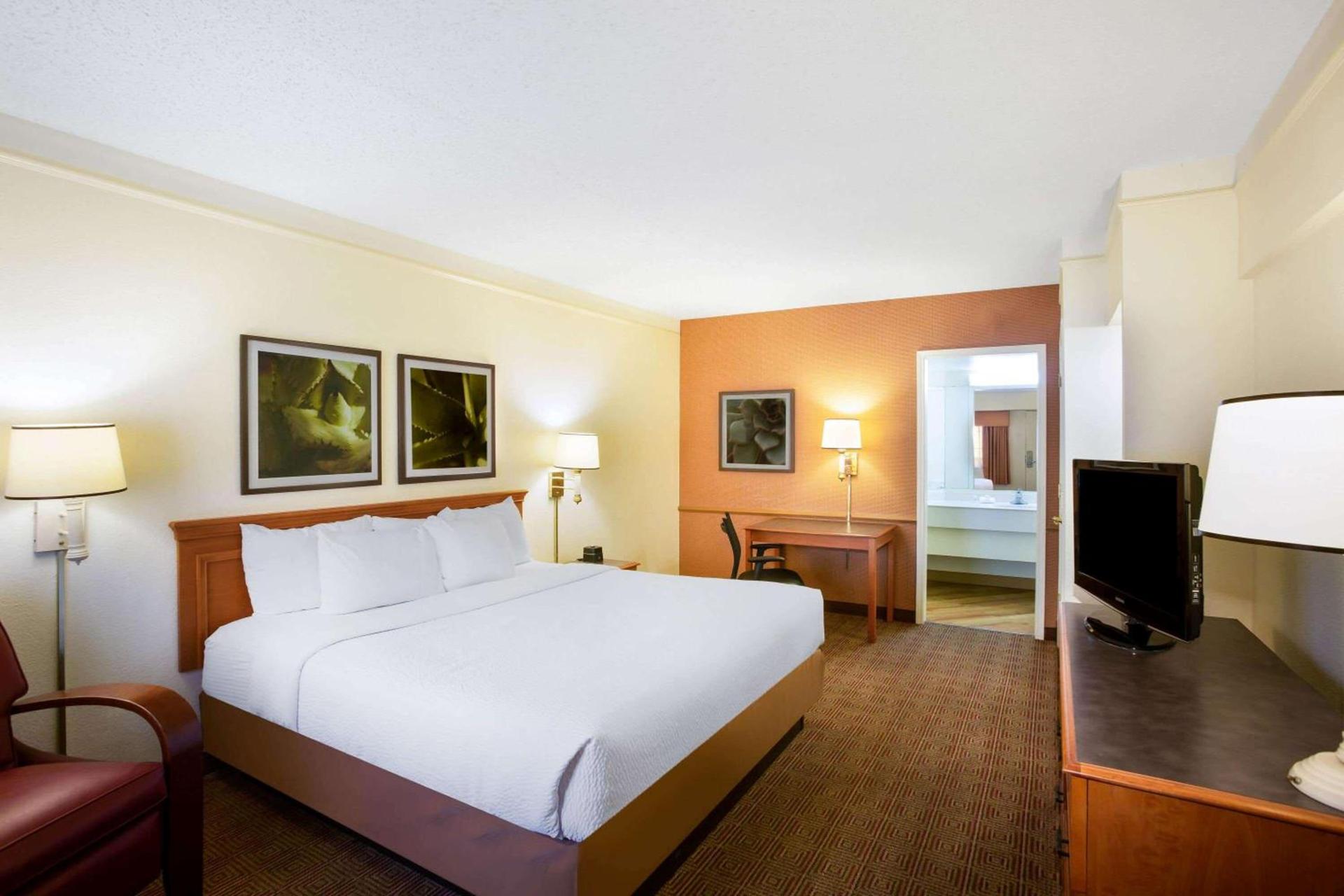 La Quinta Inn by Wyndham Austin Capitol / Downtown photo 12