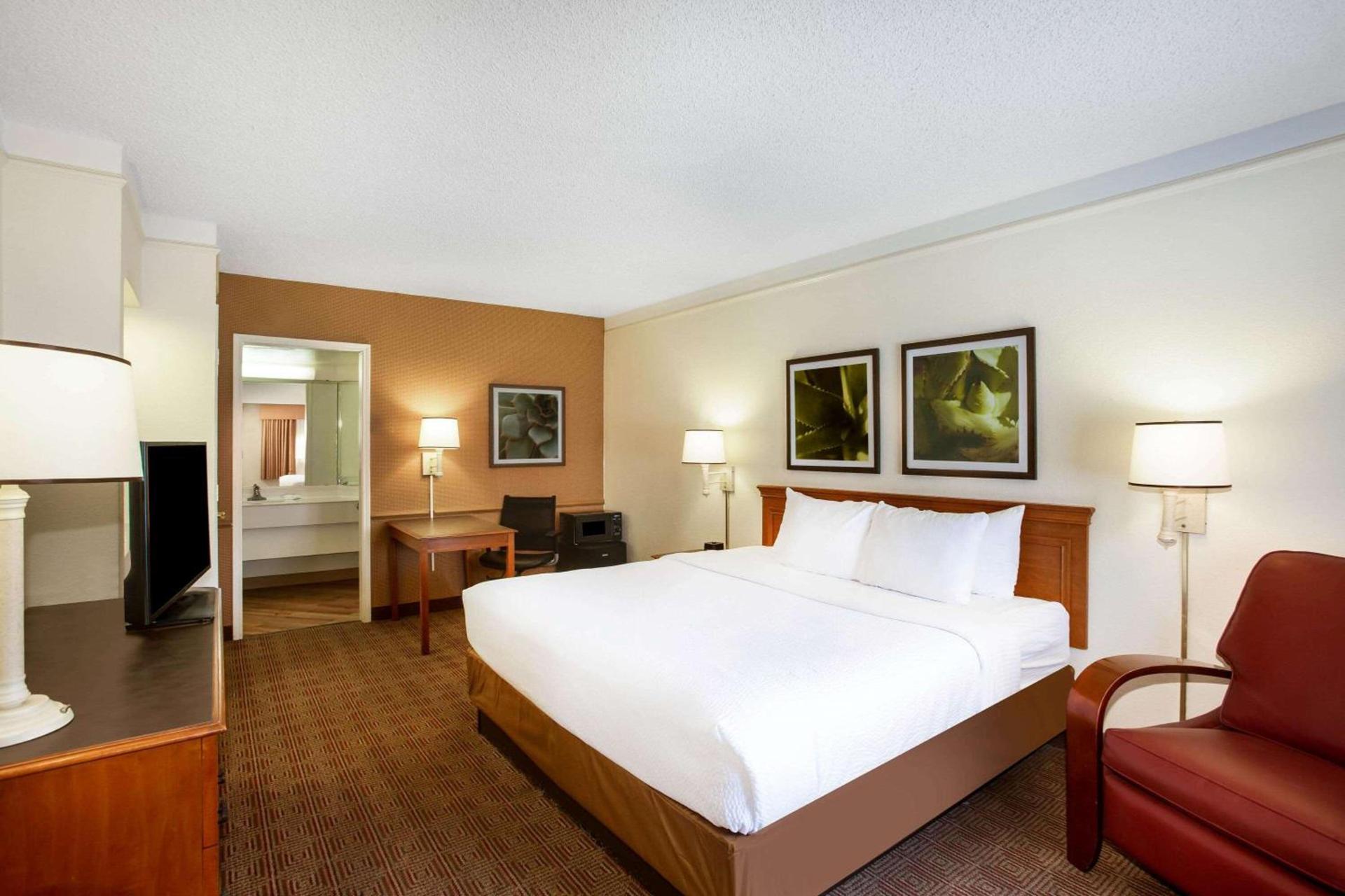 La Quinta Inn by Wyndham Austin Capitol / Downtown photo 14