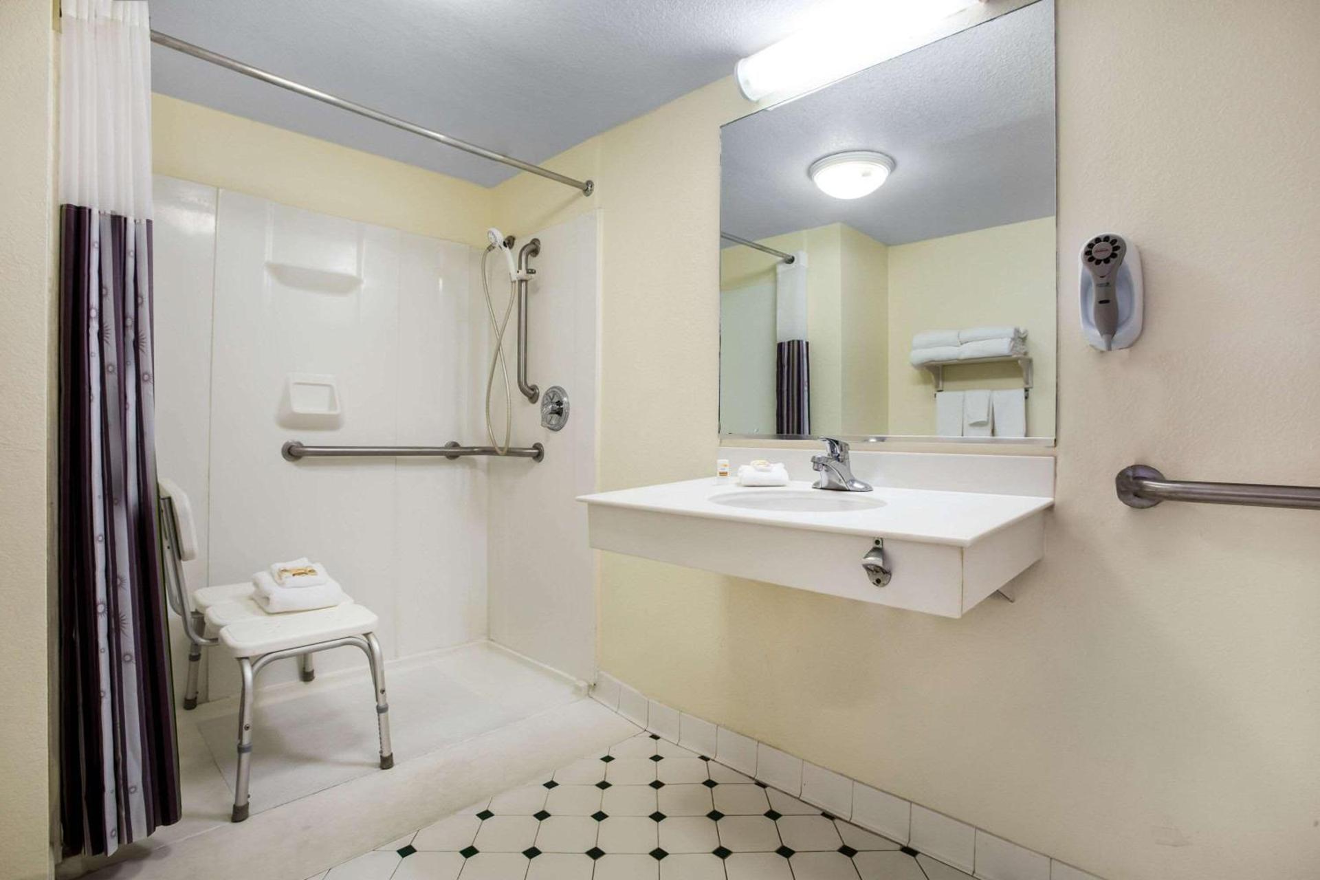 La Quinta Inn by Wyndham Austin Capitol / Downtown photo 21
