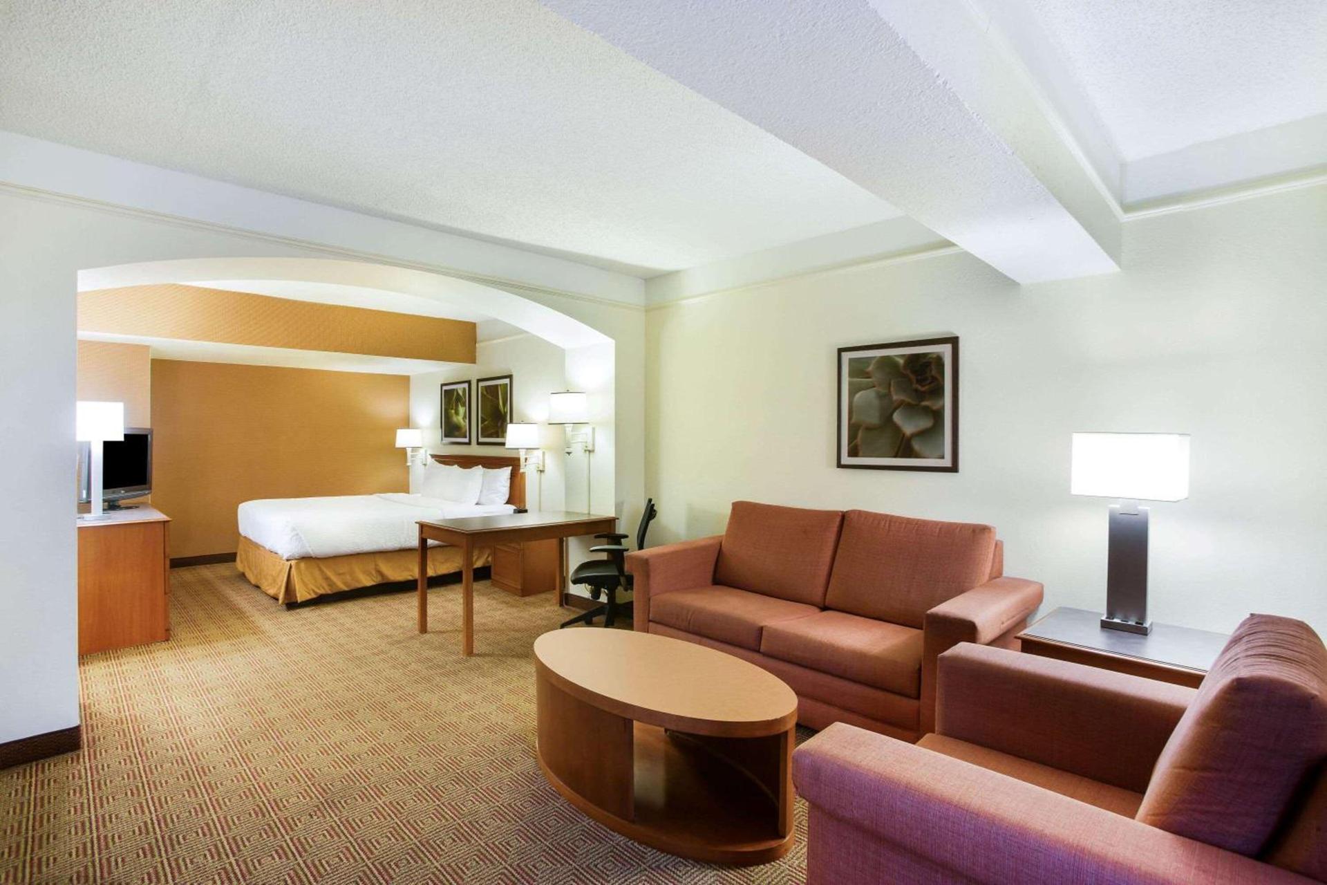 La Quinta Inn by Wyndham Austin Capitol / Downtown photo 25