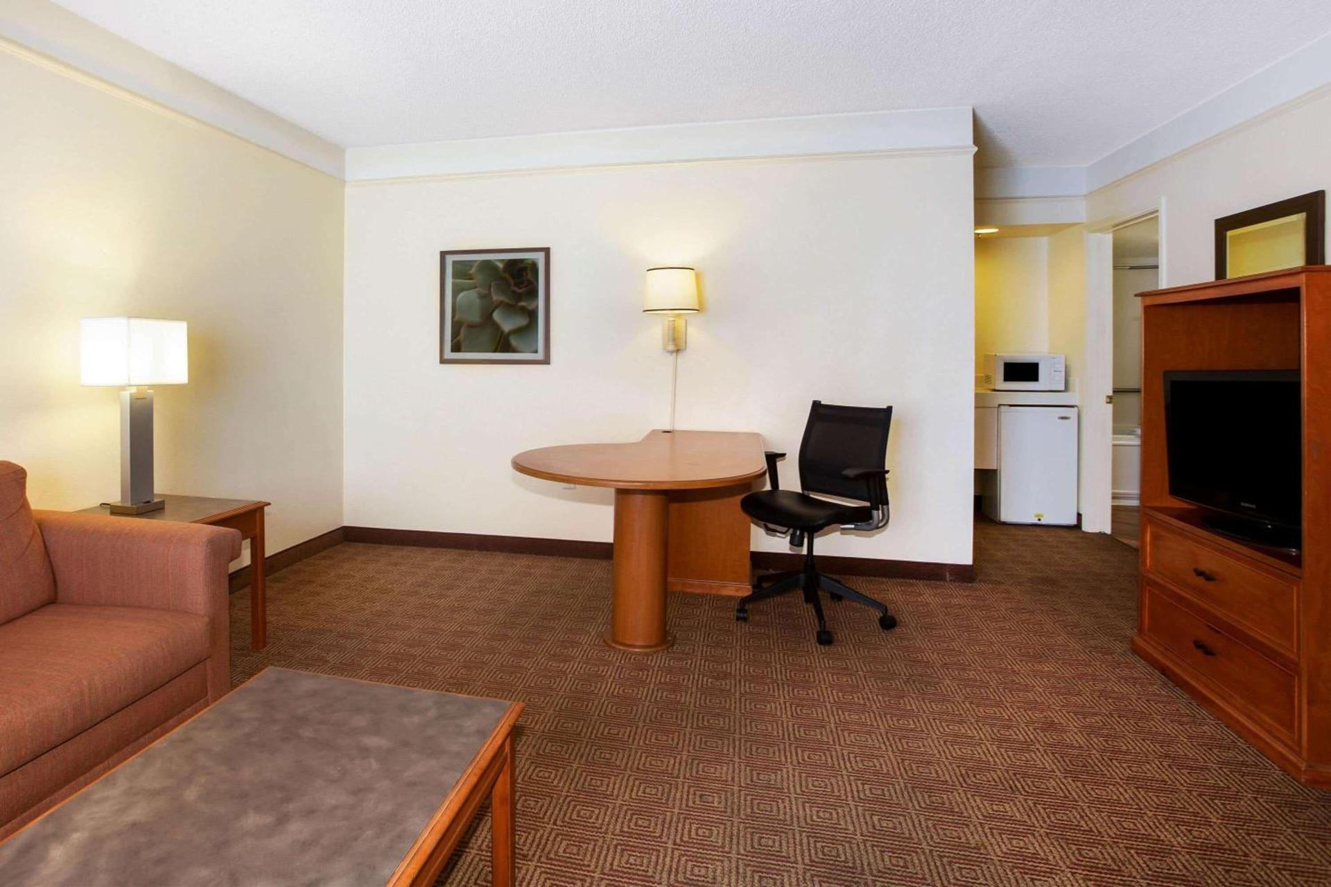 La Quinta Inn by Wyndham Austin Capitol / Downtown photo 27